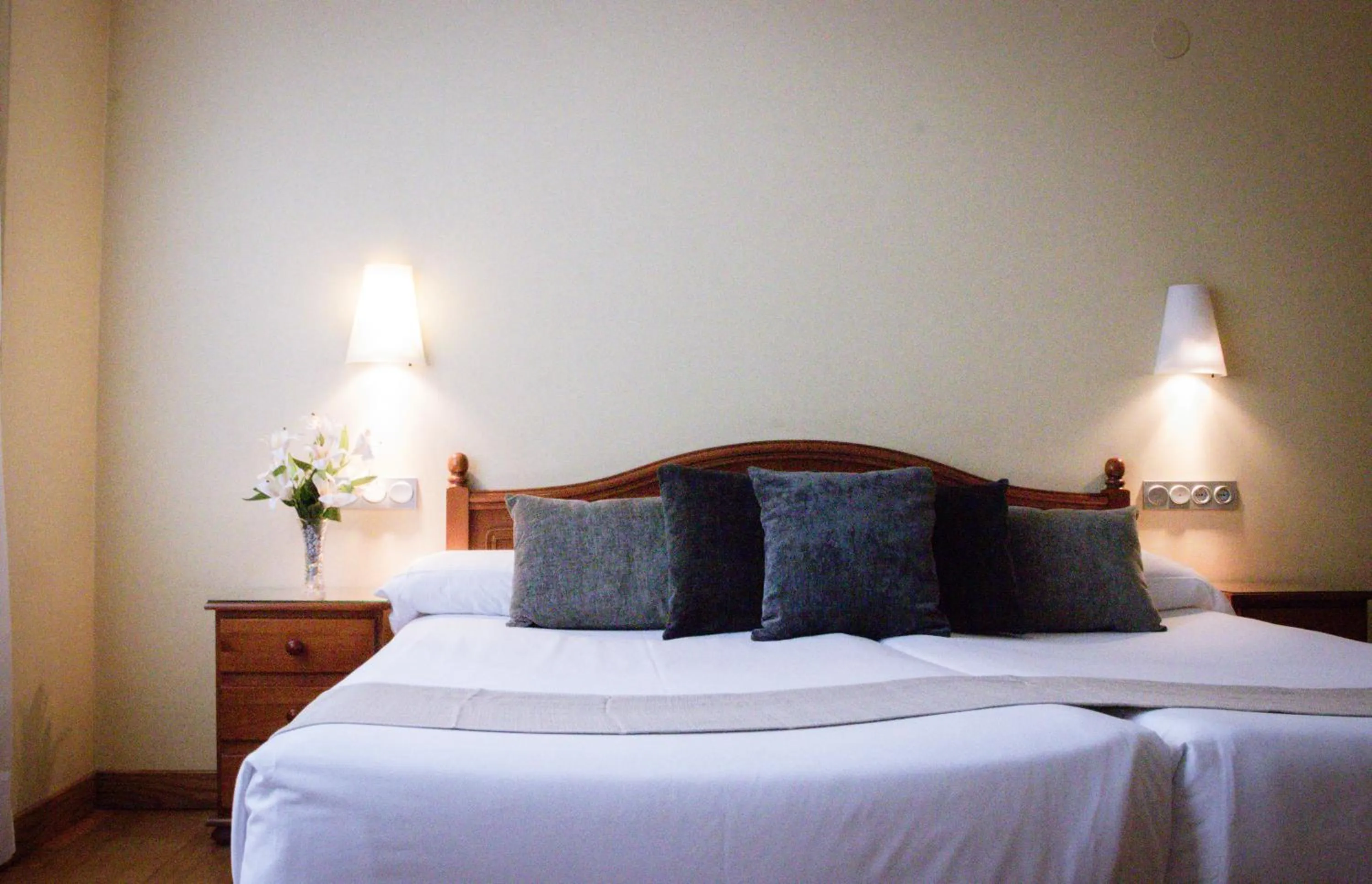 Bedroom, Bed in Hotel Villa De Ermua