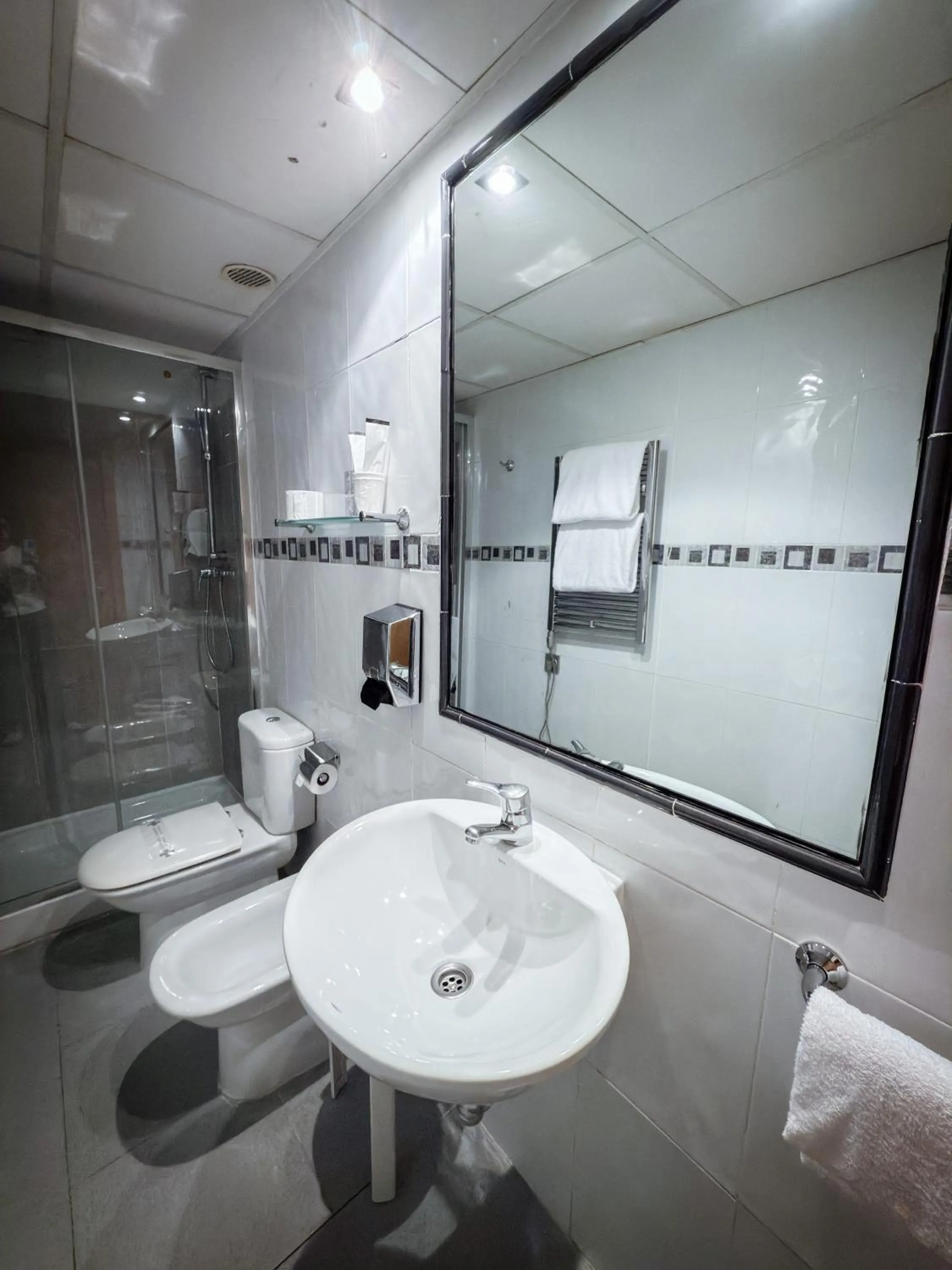 Bathroom in Hotel Villa De Ermua