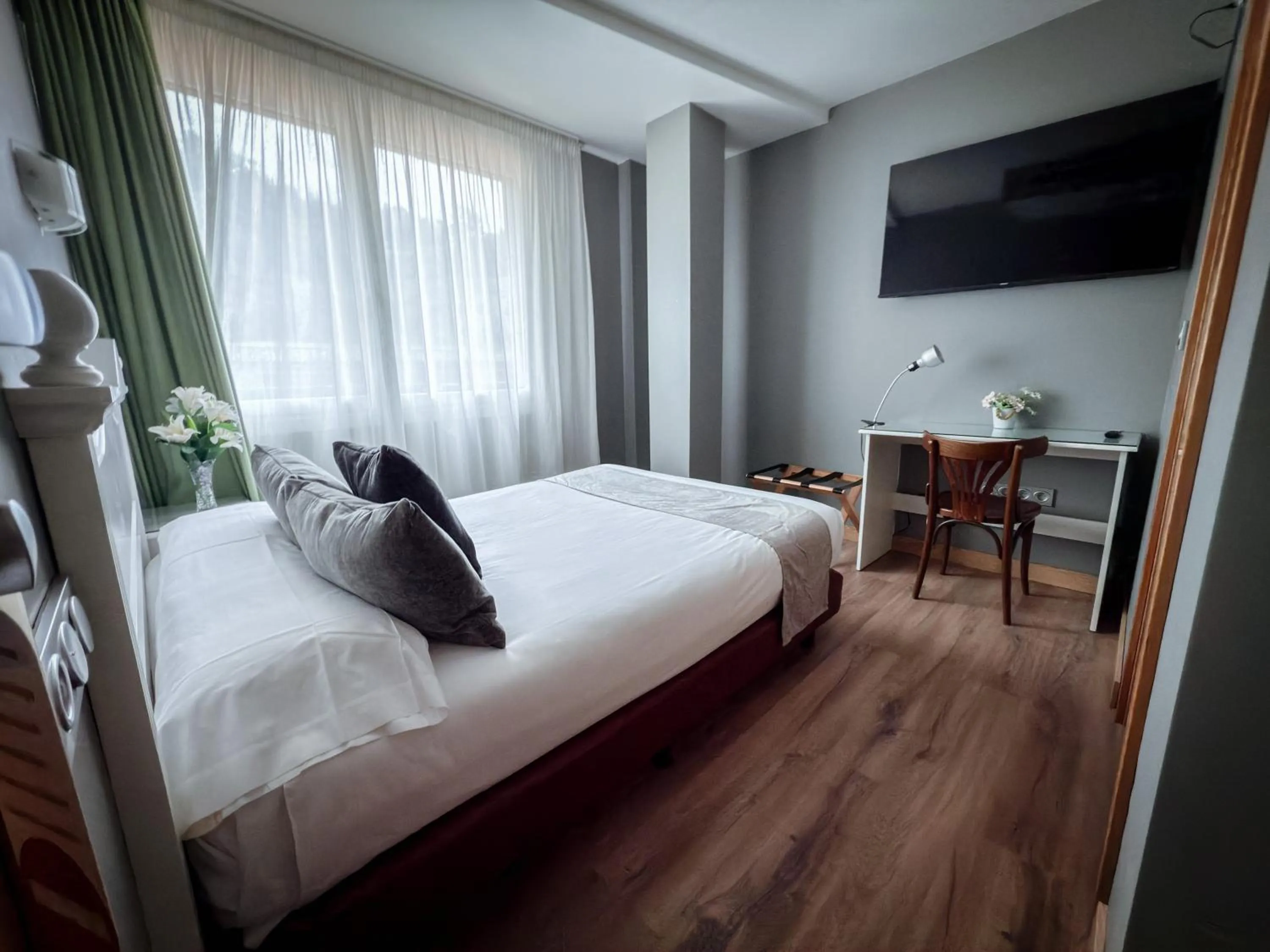 Bedroom, Bed in Hotel Villa De Ermua