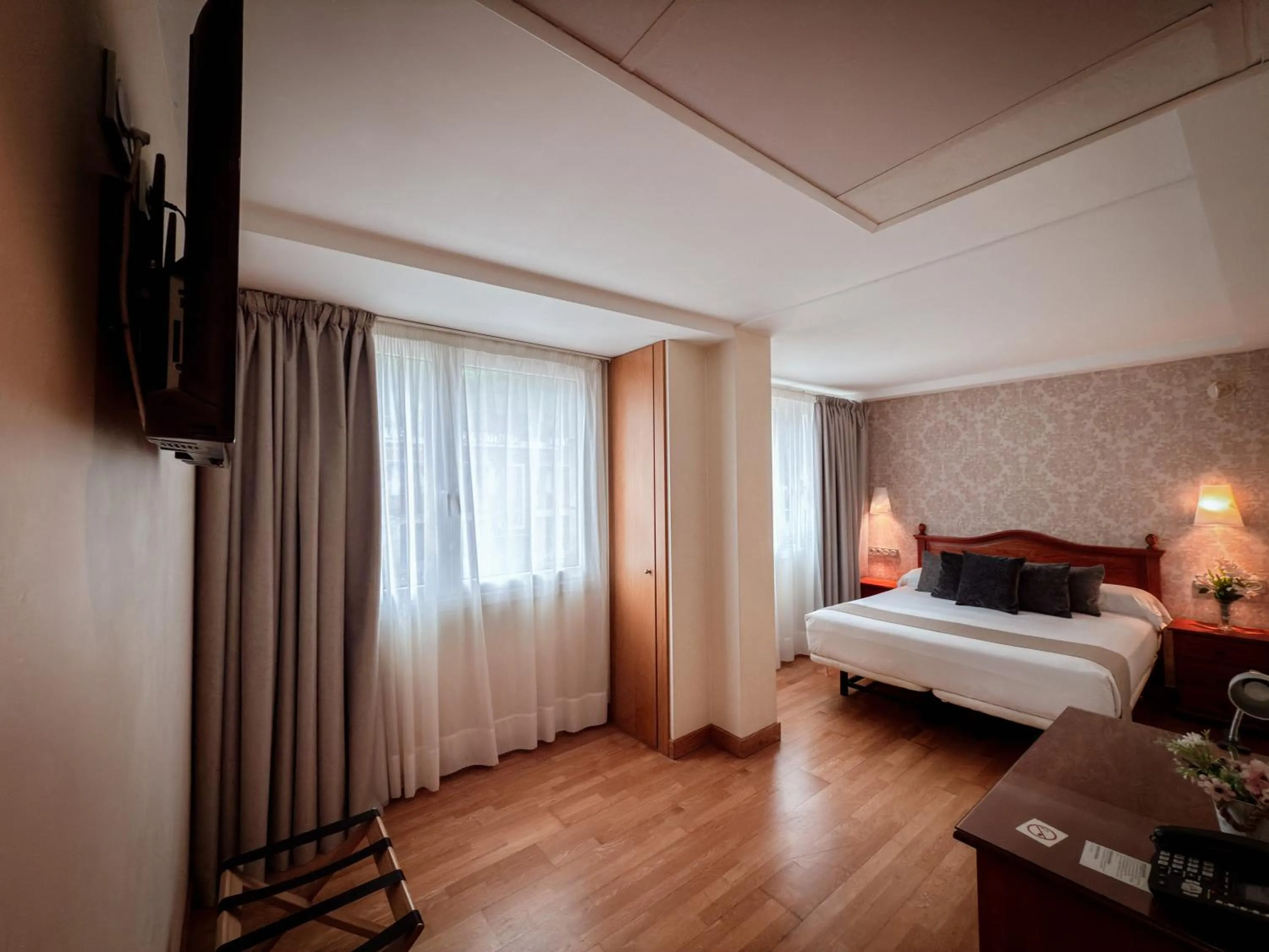 Bedroom, Bed in Hotel Villa De Ermua