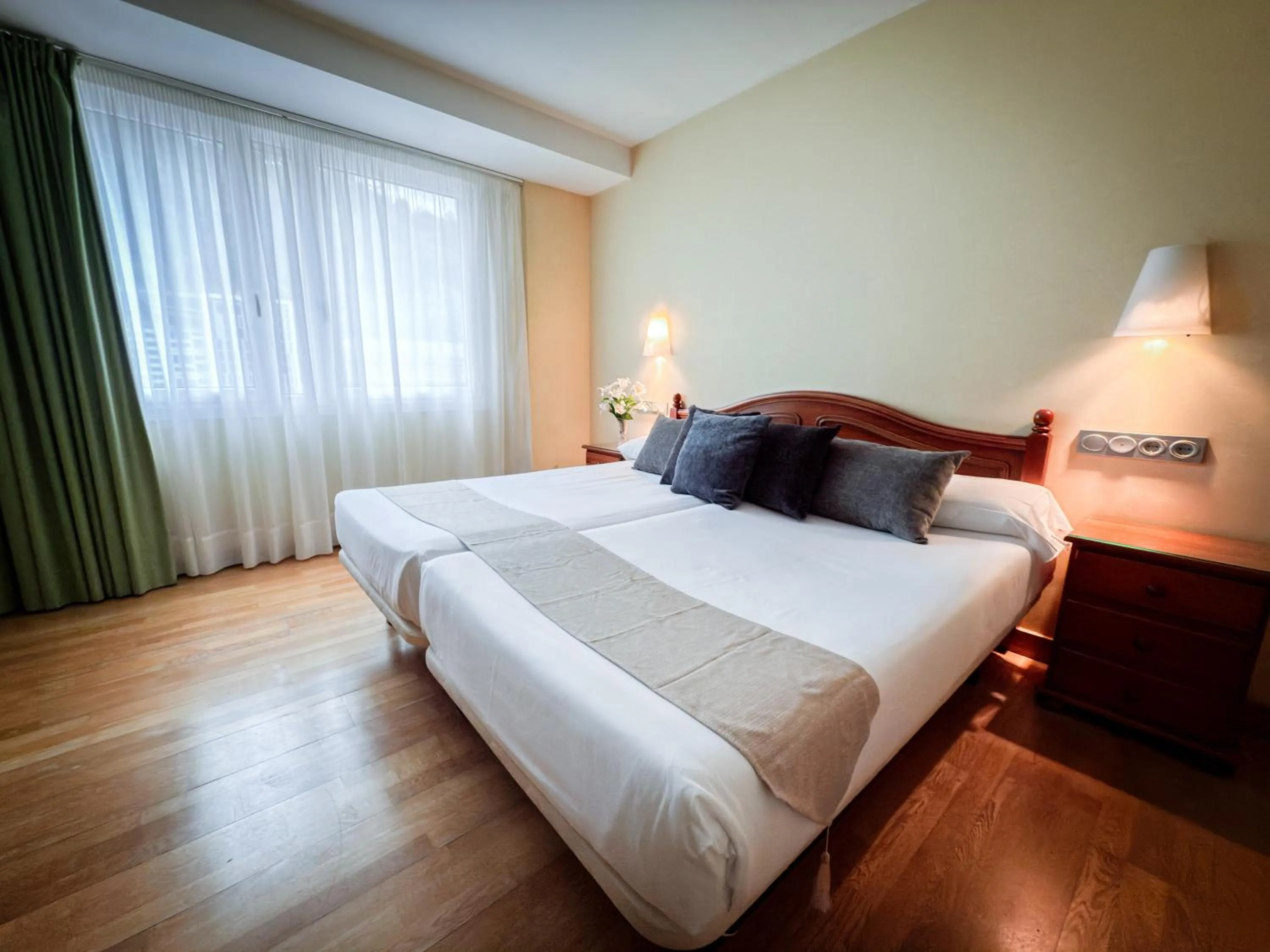 Bedroom, Bed in Hotel Villa De Ermua