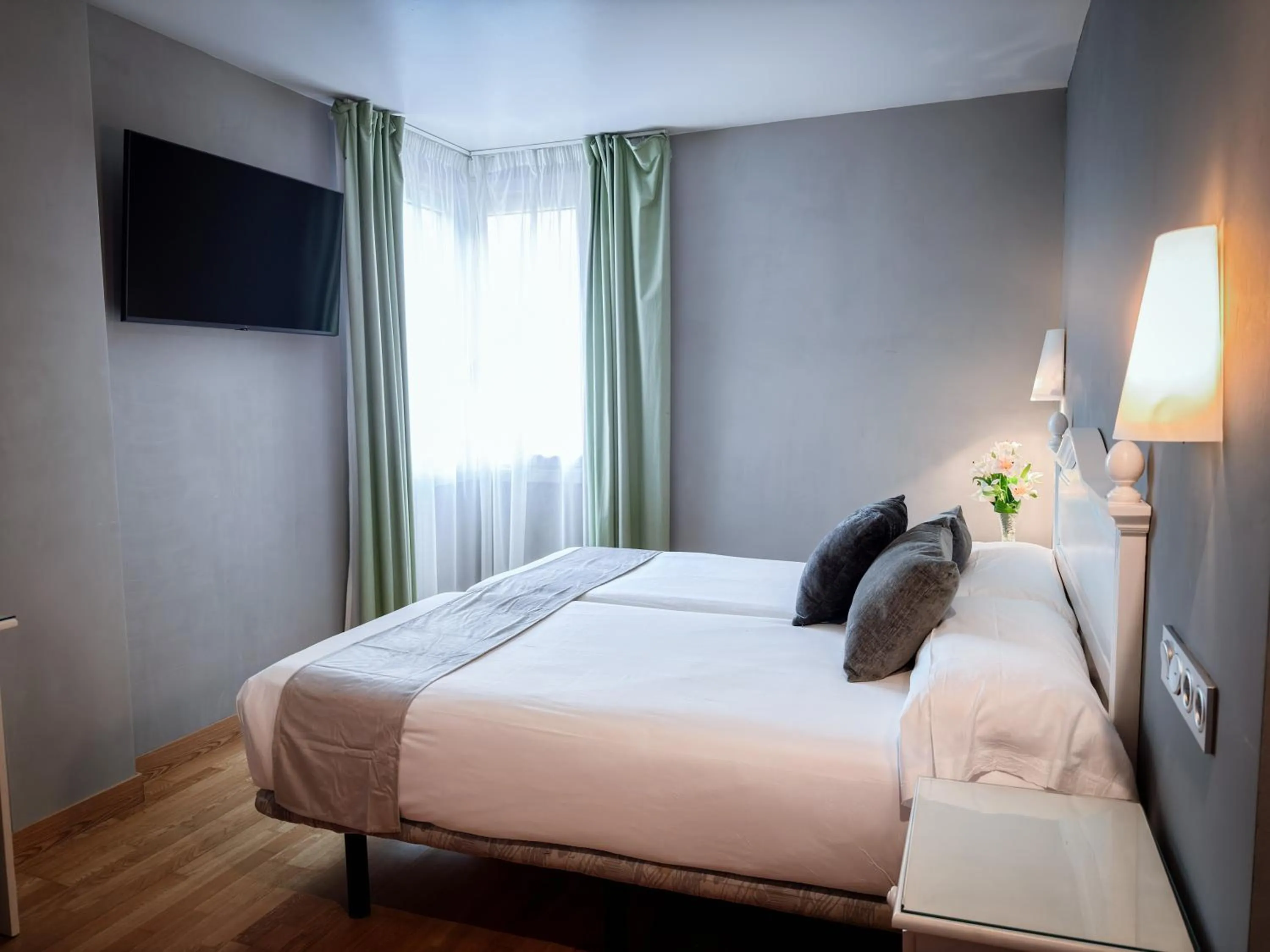 Bedroom, Bed in Hotel Villa De Ermua