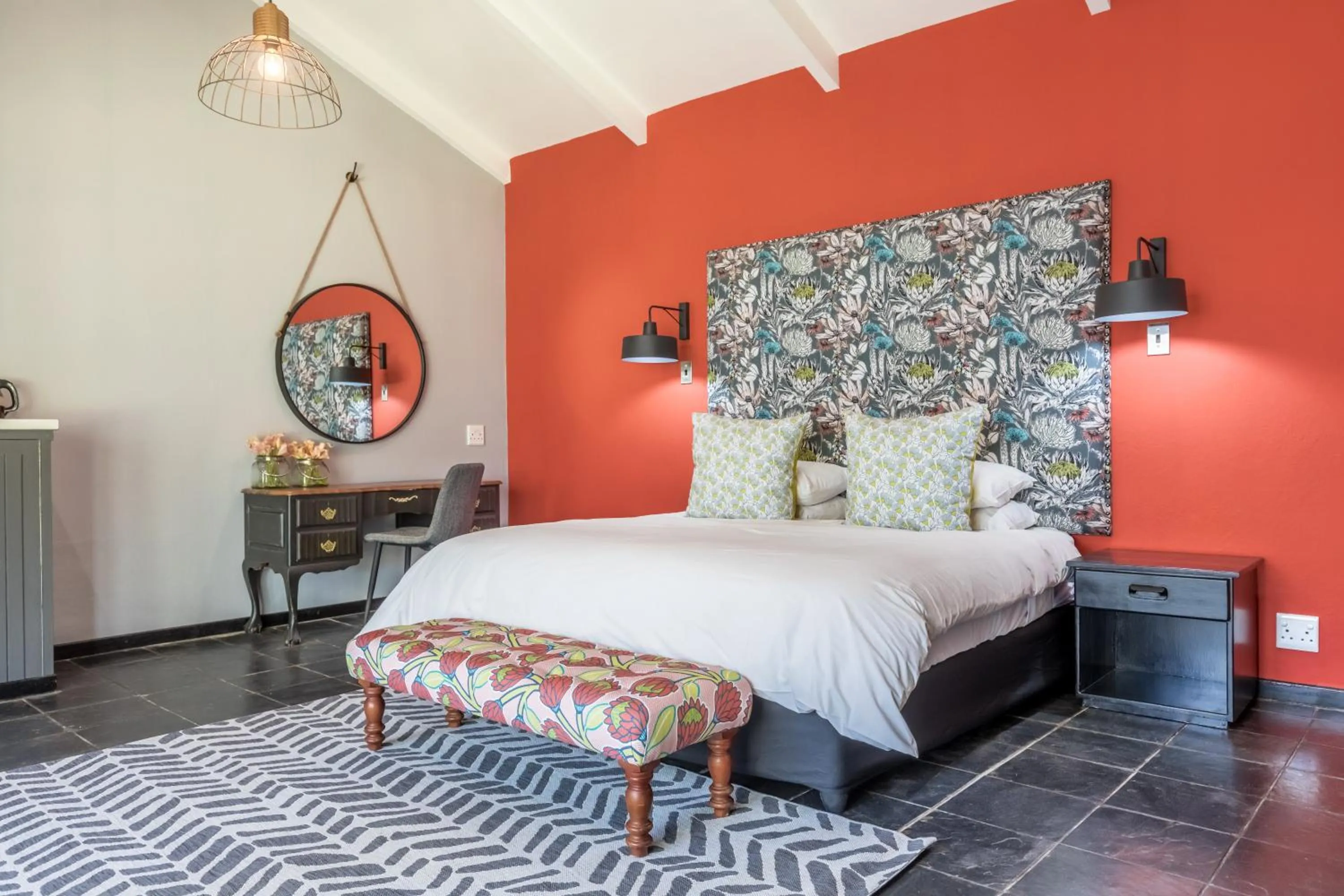 Bed in La Roca Guest House