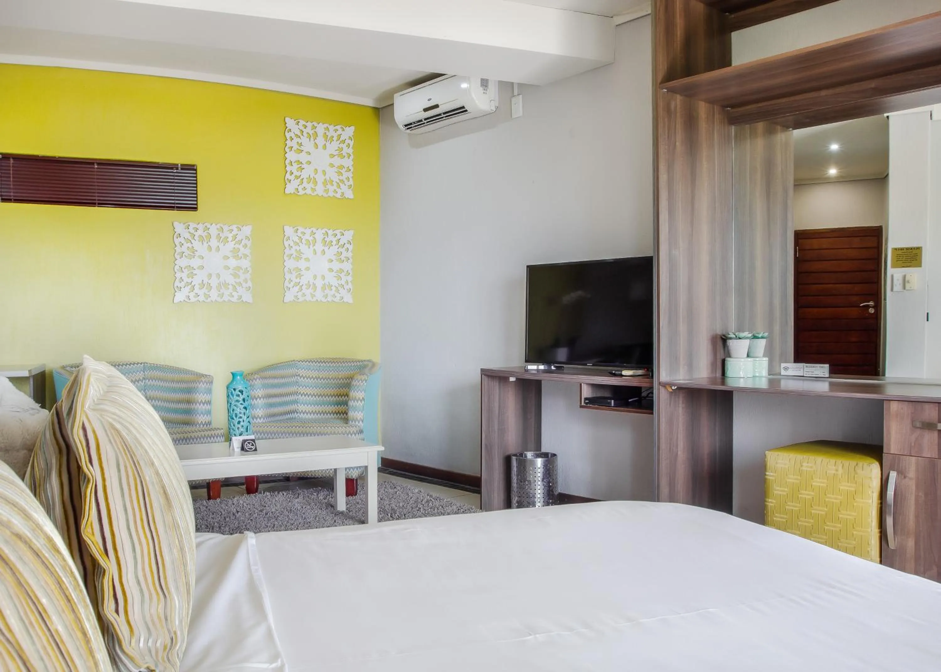 Bedroom, Bed in La Roca Guest House