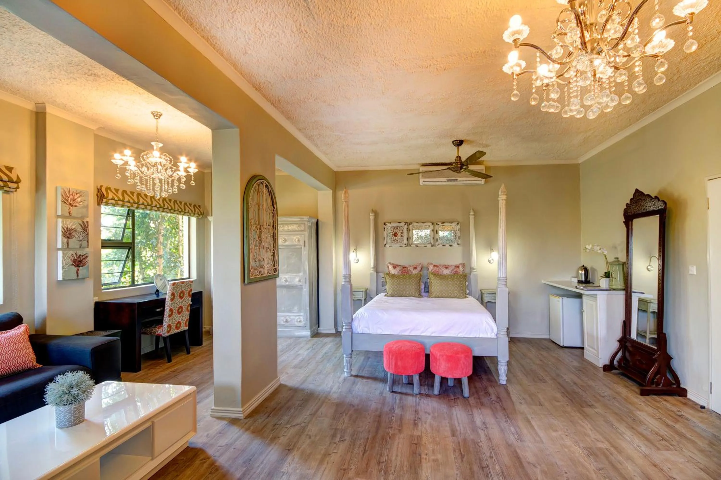 Photo of the whole room in La Roca Guest House