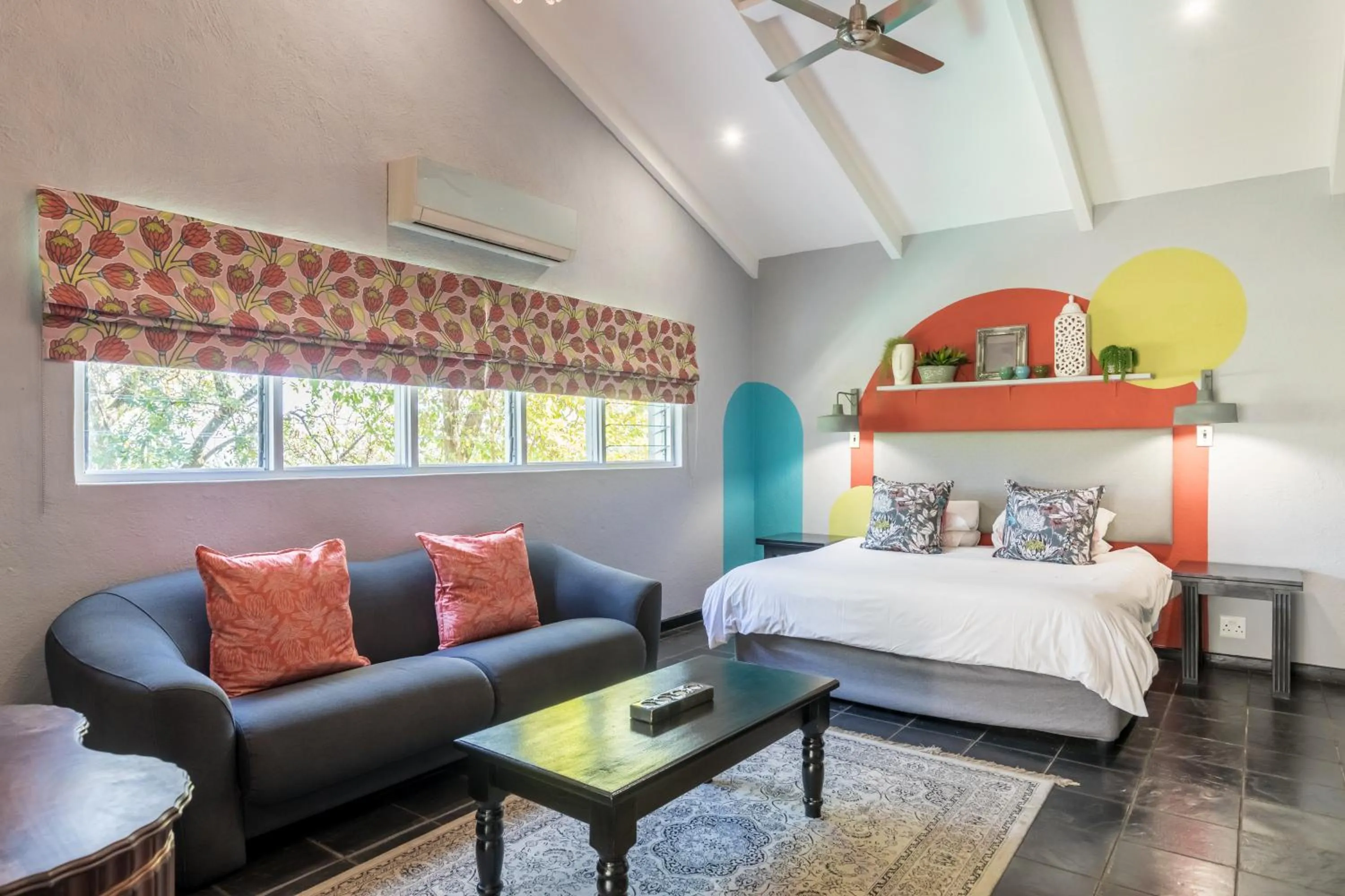 Bed in La Roca Guest House