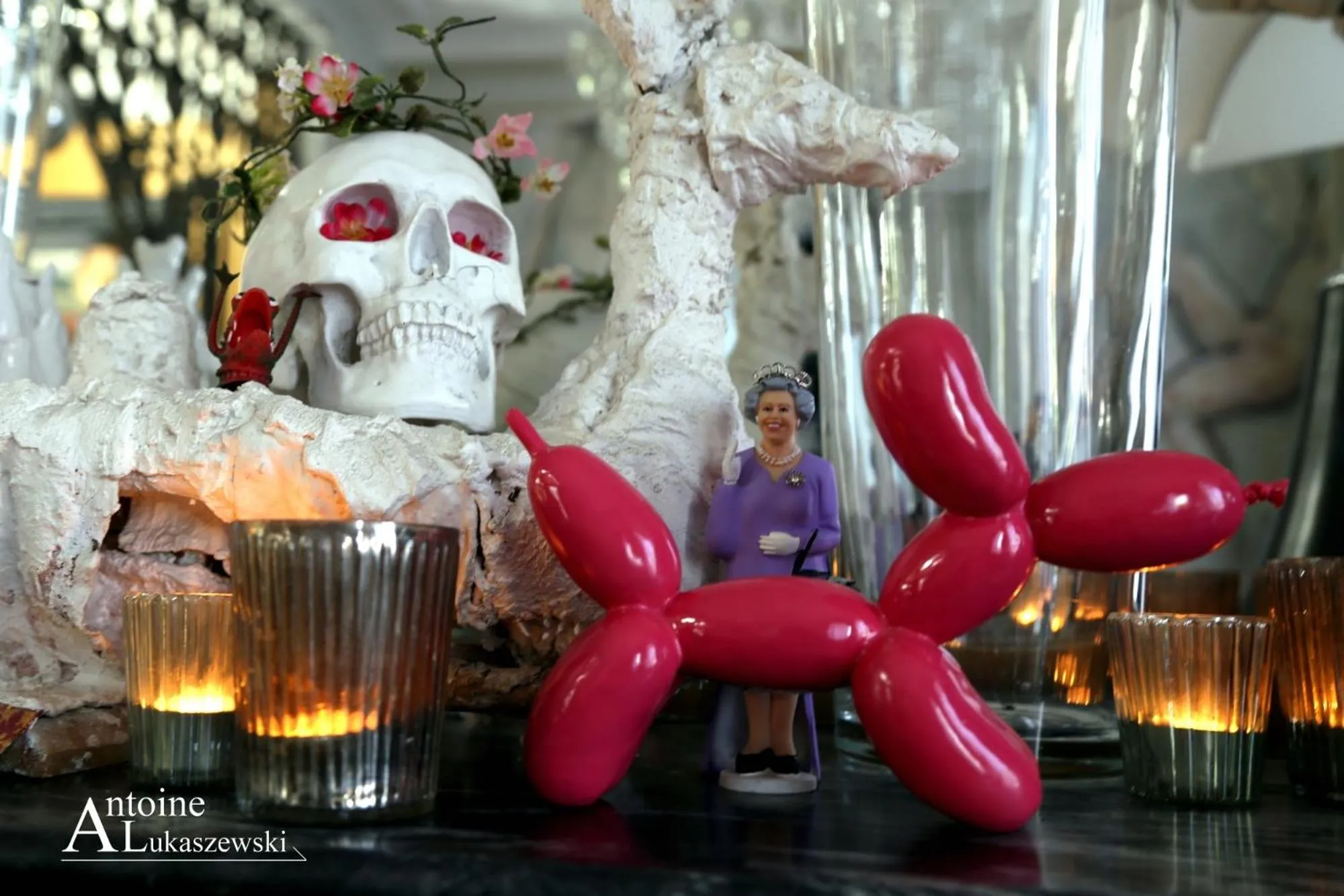 Decorative detail in Le Grand Duc