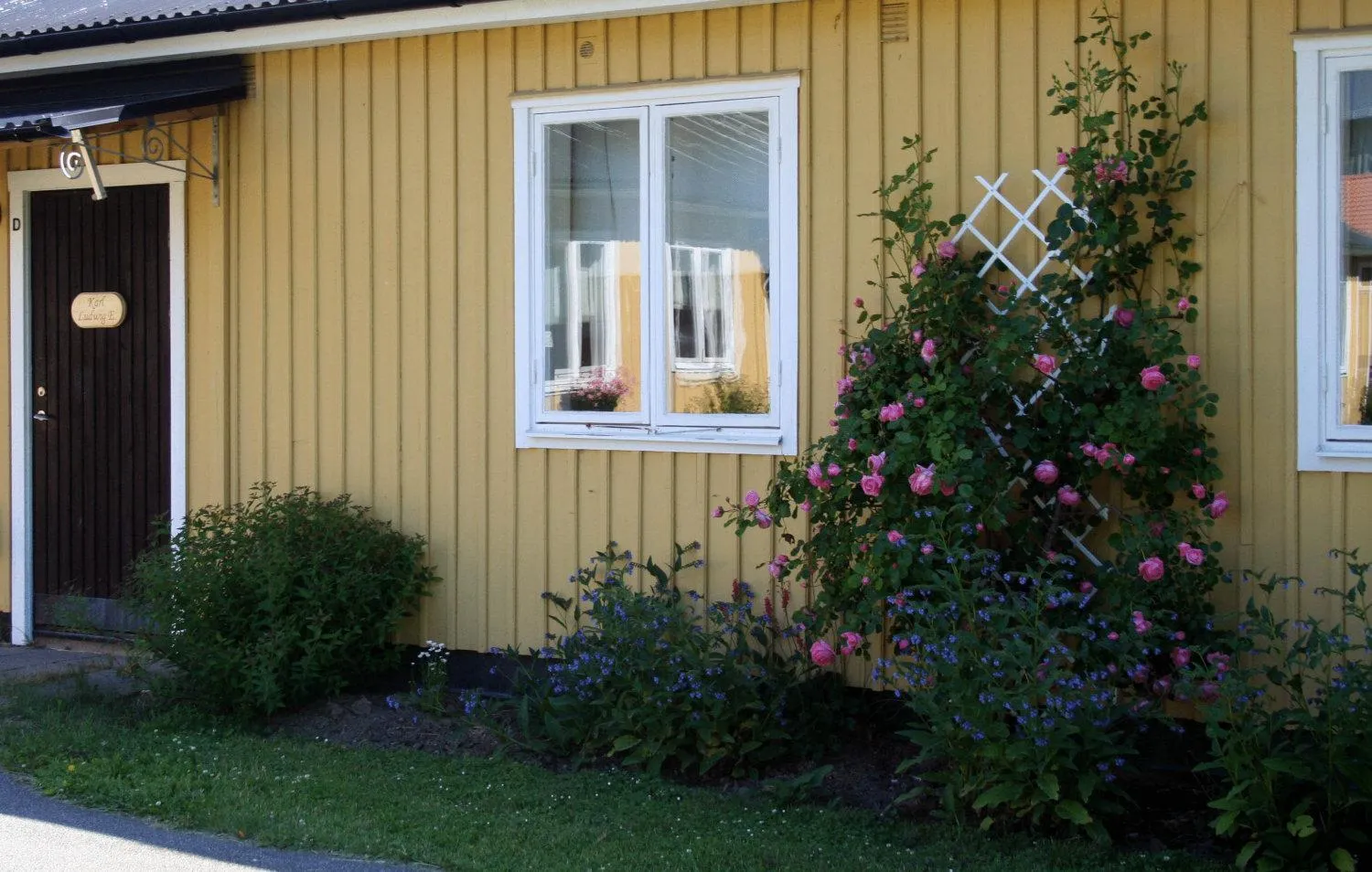 Facade/entrance in Ljungsbro Vandrarhem