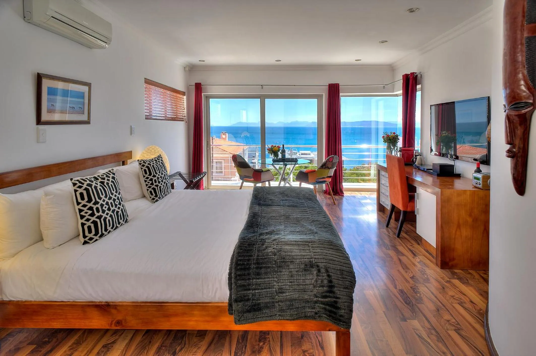 Bed in Sea Star Lodge