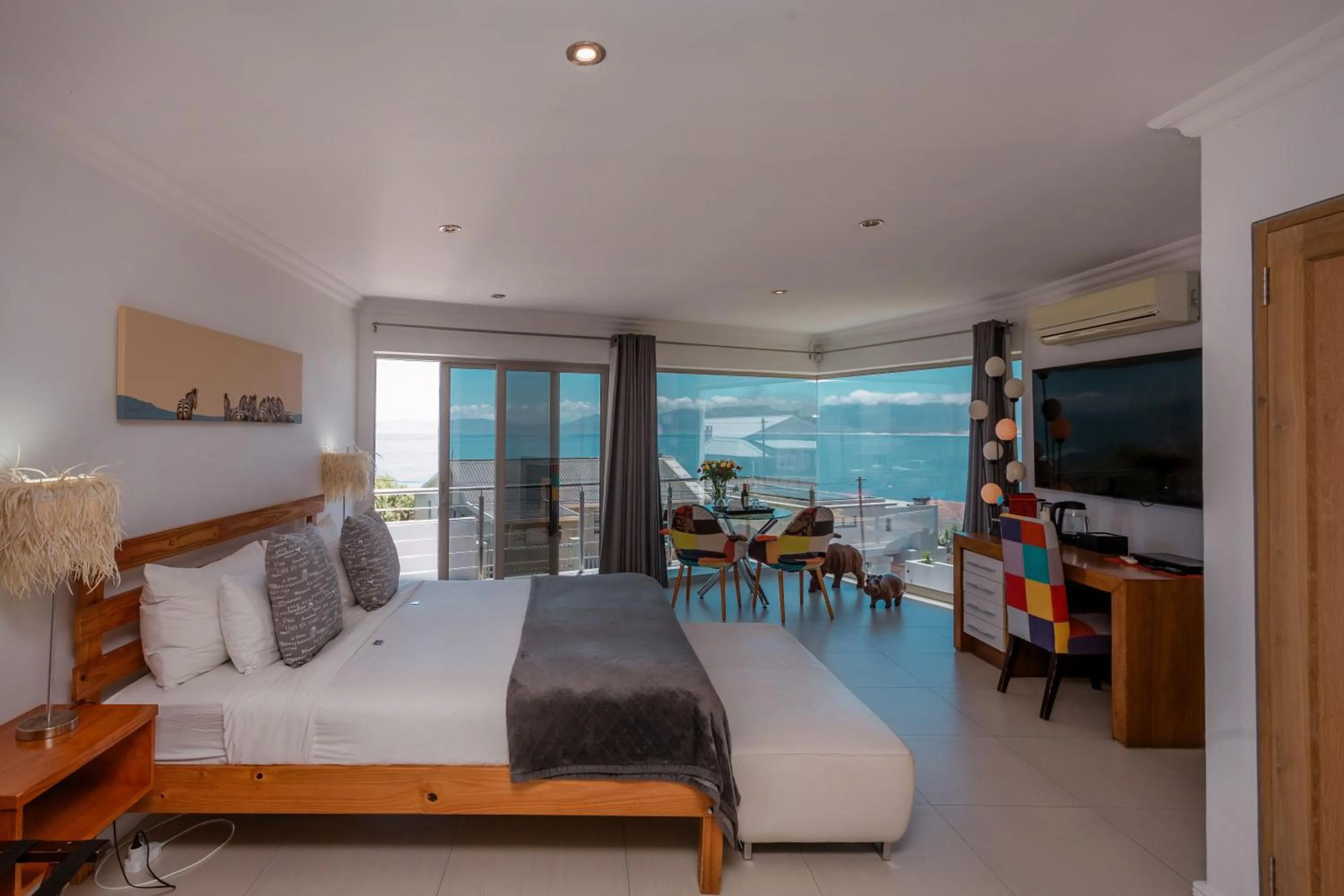 Bed in Sea Star Lodge