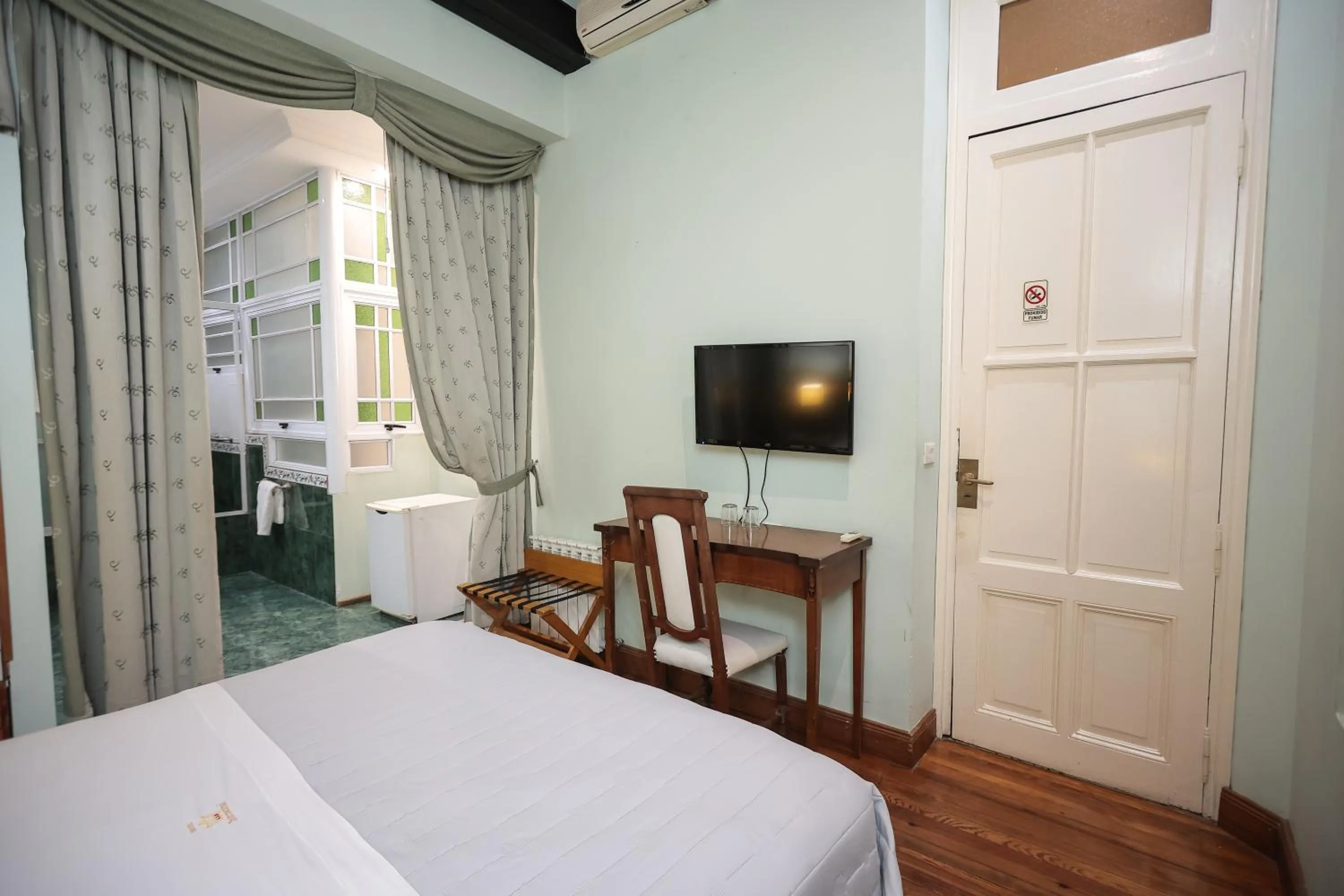 furniture, Bed in Hotel A&B Internacional