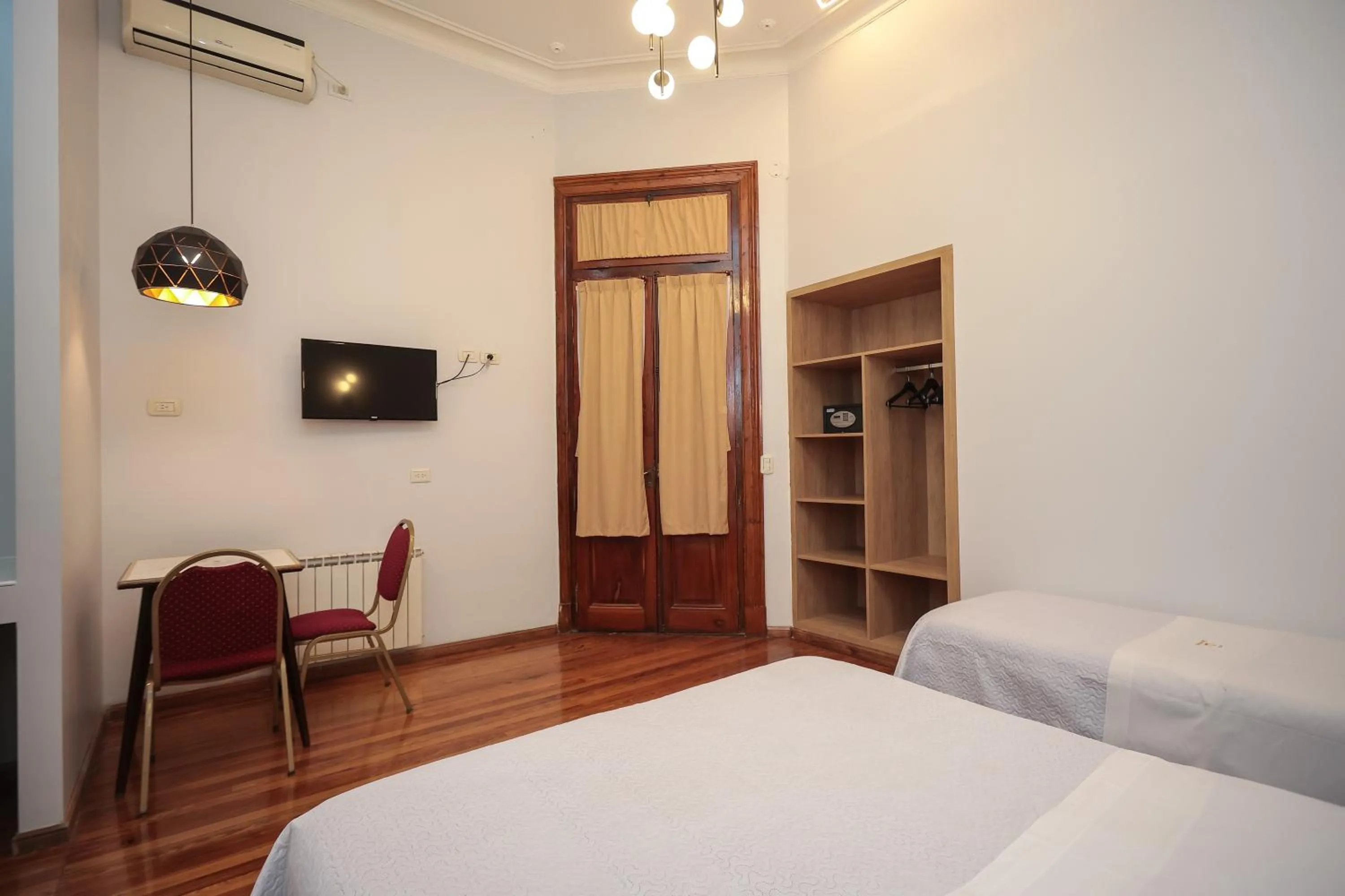 Photo of the whole room, Bed in Hotel A&B Internacional