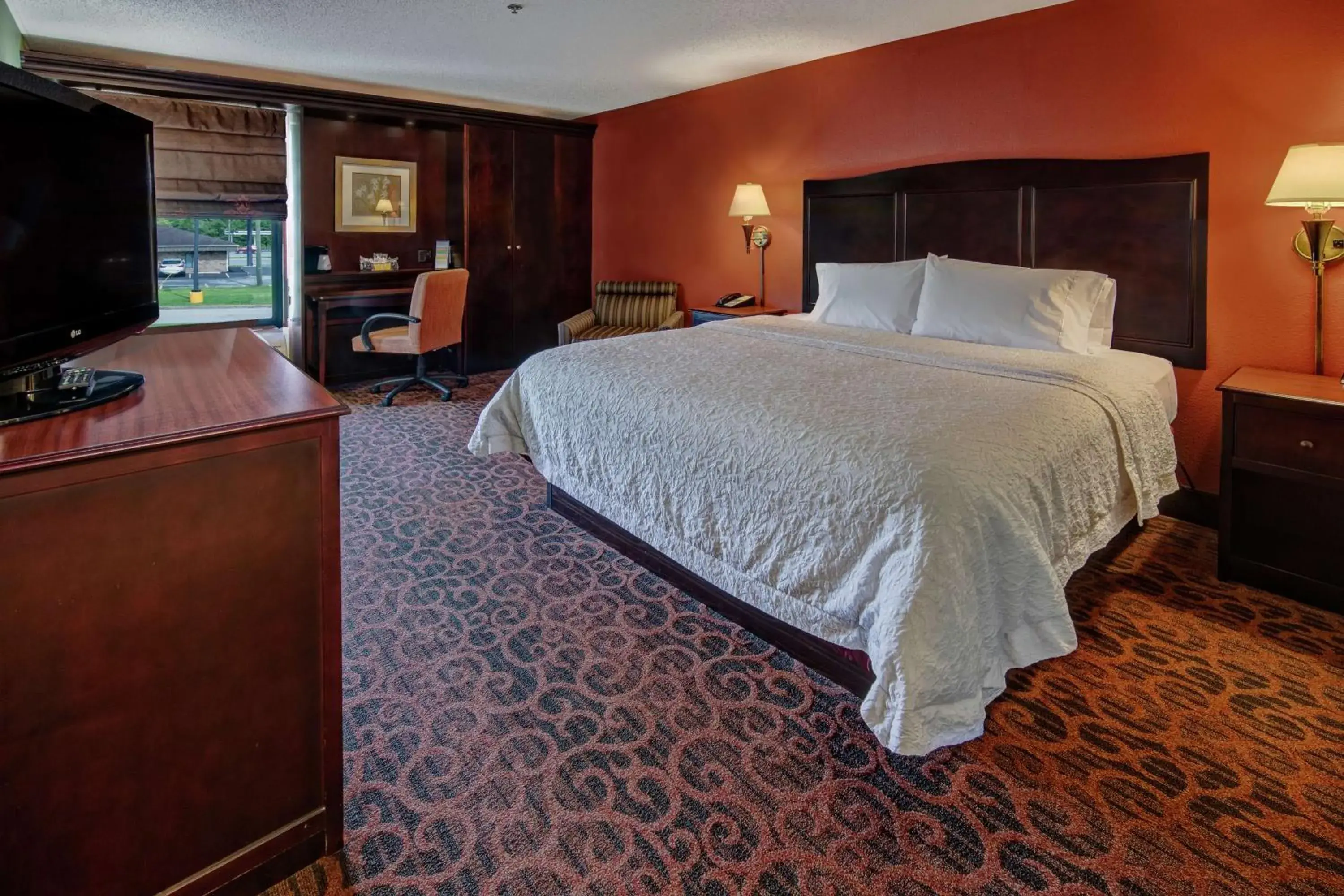 King Room with King Bed - Non-Smoking in Hampton Inn Ashland King Room with King Bed - Non-Smoking in Hampton Inn Ashland