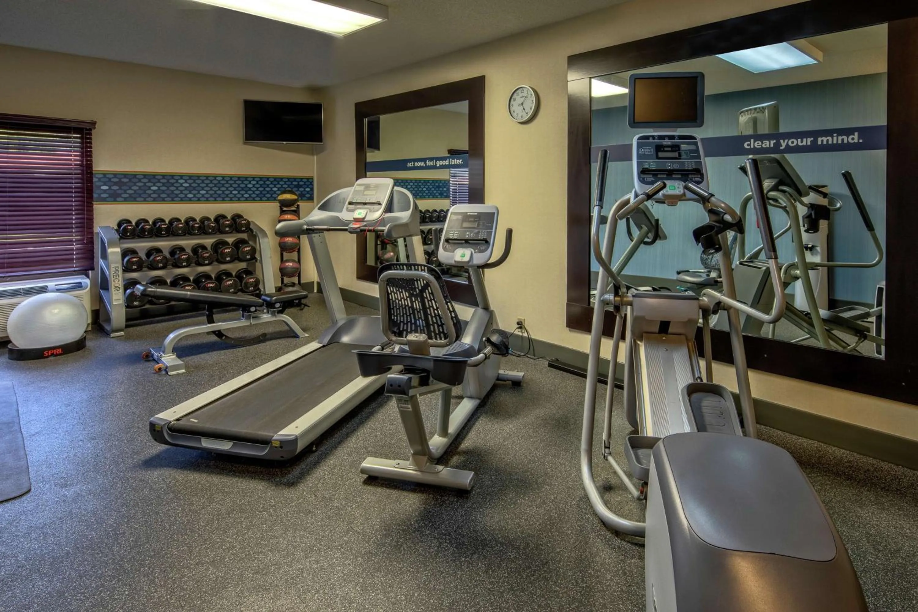 Fitness centre/facilities in Hampton Inn Ashland