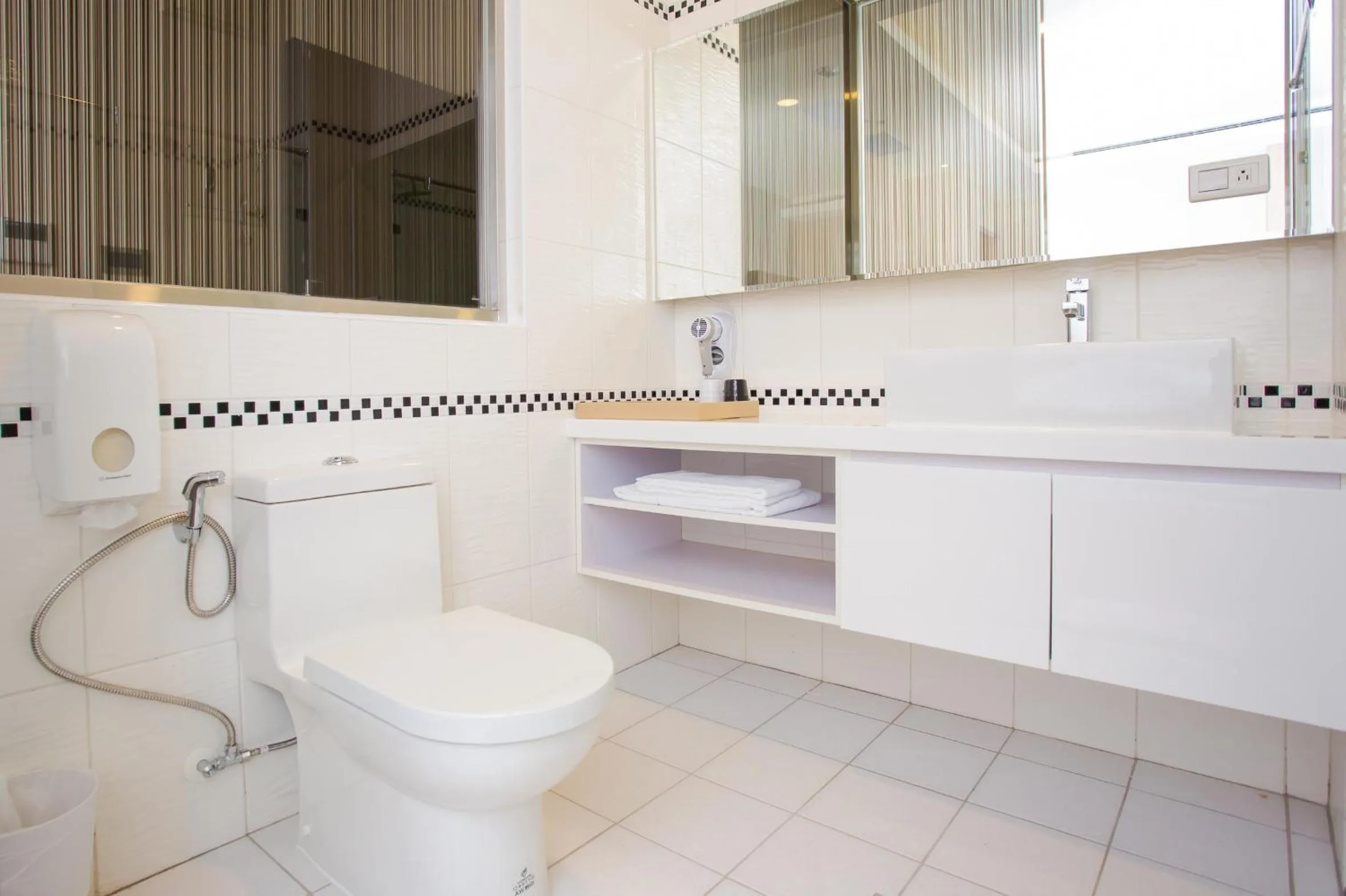 Shower in Yu Chun Hotel