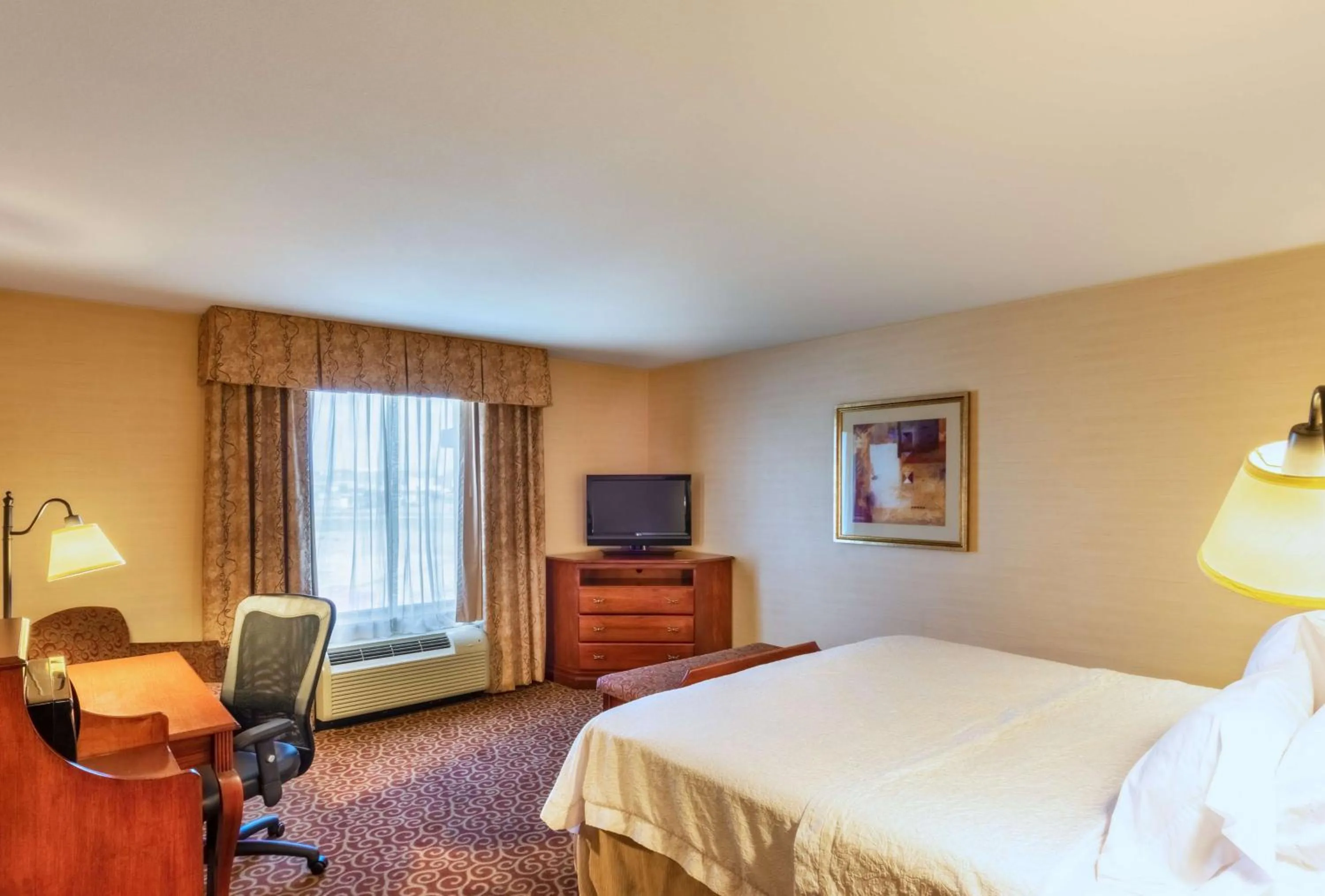 Bedroom, Bed in Hampton Inn Rawlins