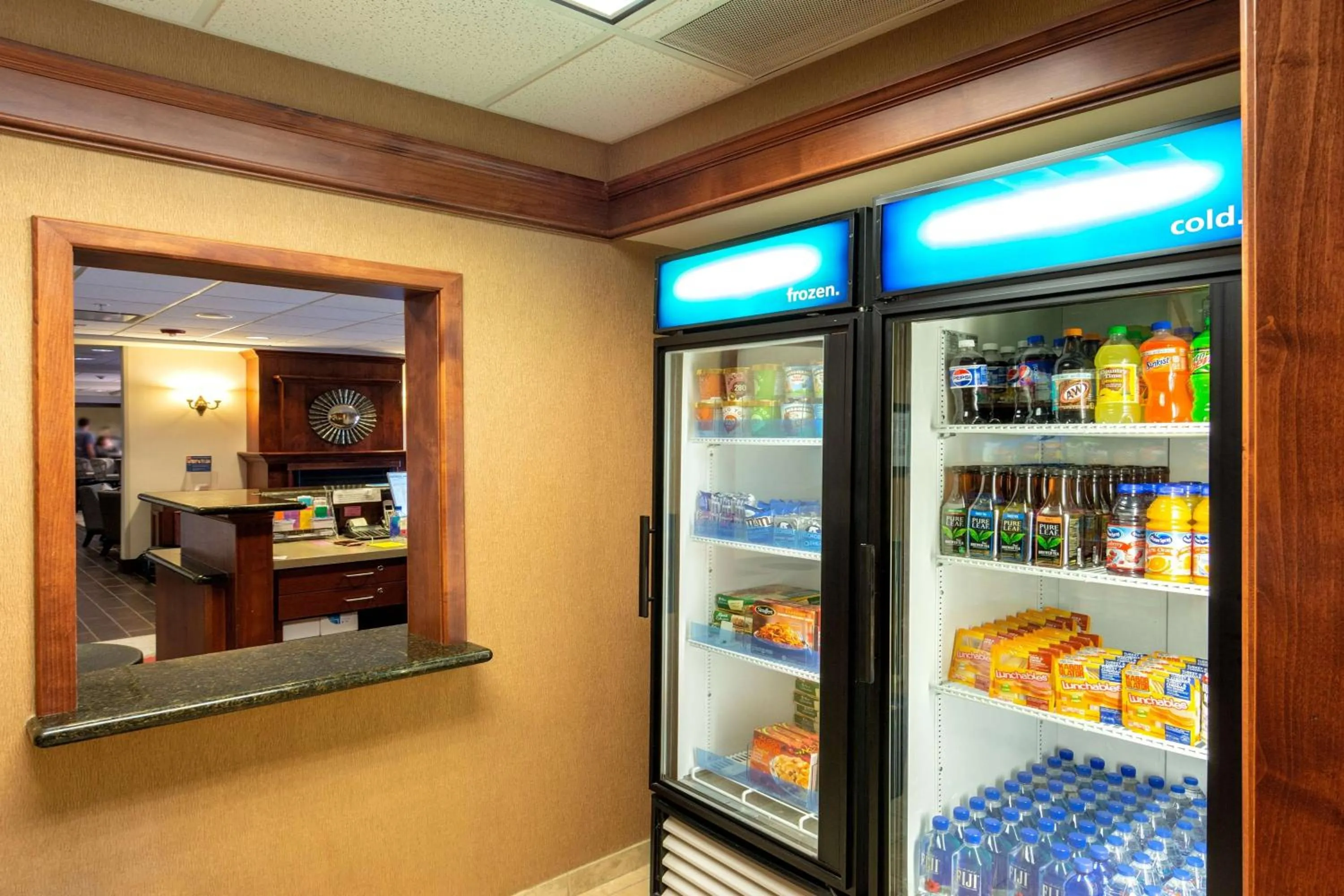 Restaurant/places to eat in Hampton Inn Rawlins