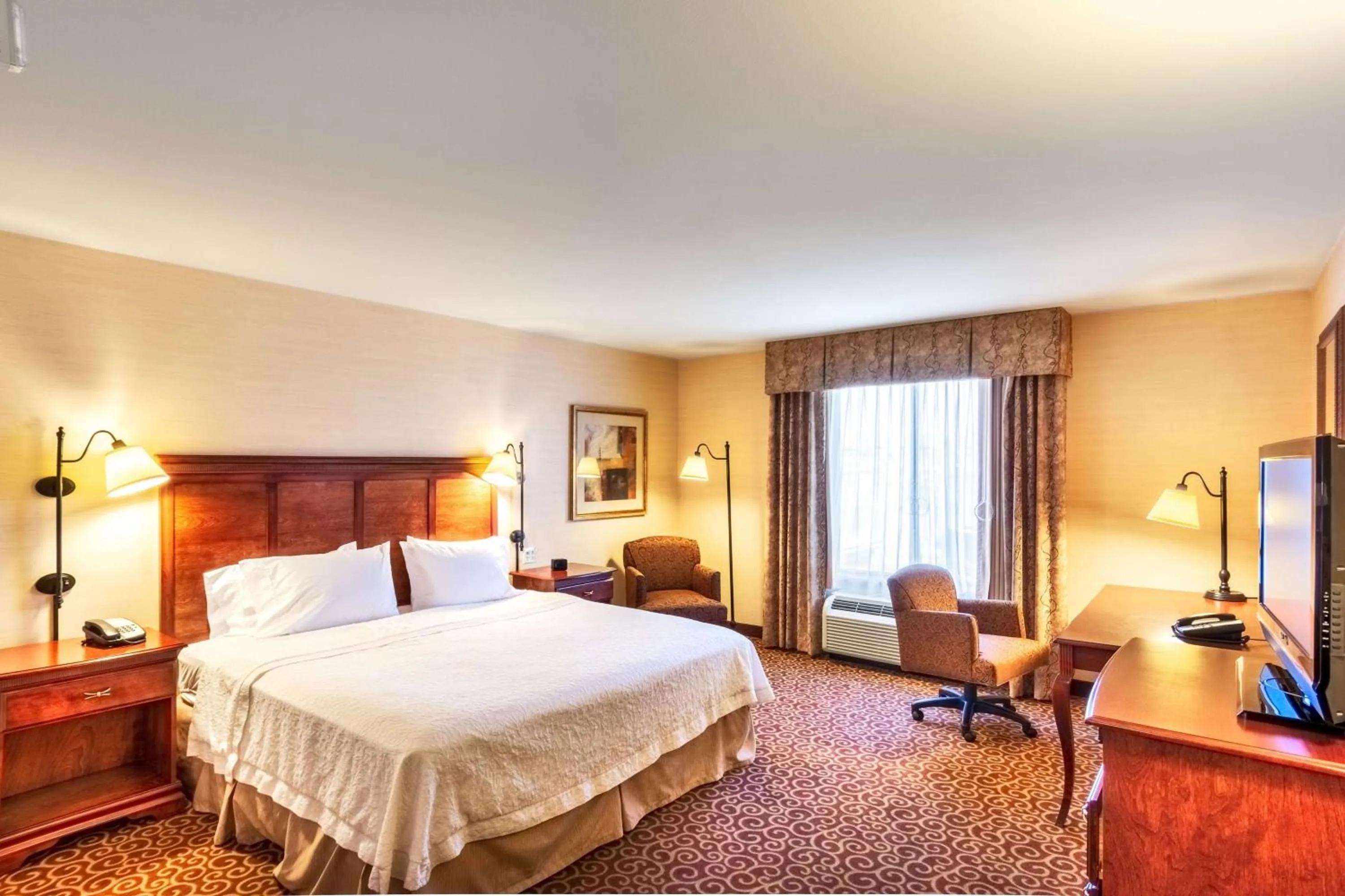 Bed in Hampton Inn Rawlins