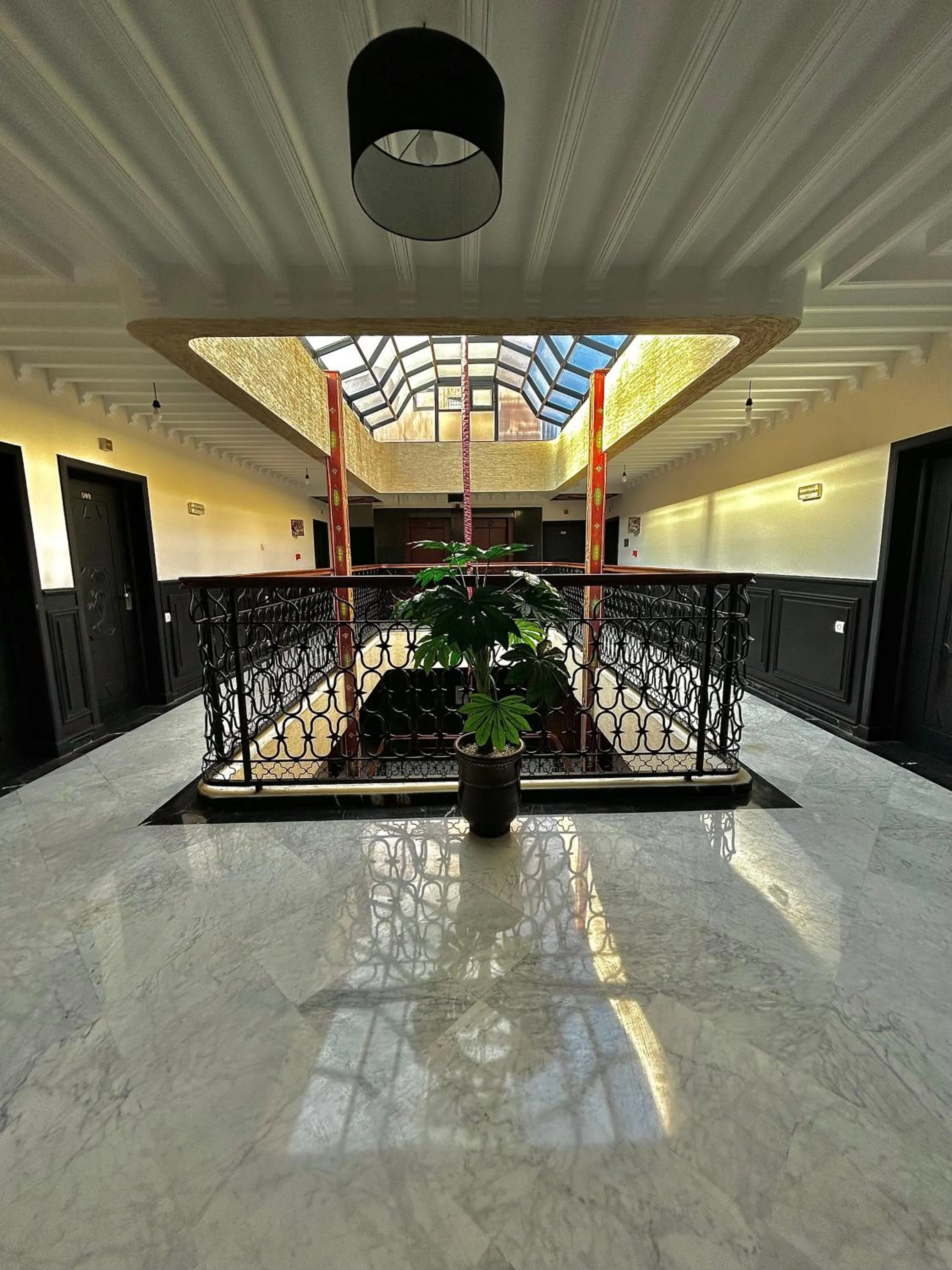 room service in Hotel Les Trois Palmiers