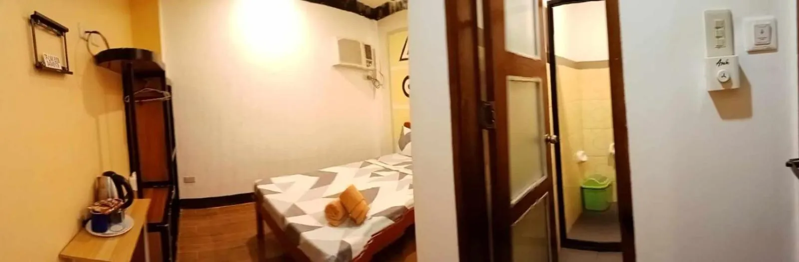 Photo of the whole room, Bed in Vali-Joe Travel Lodge