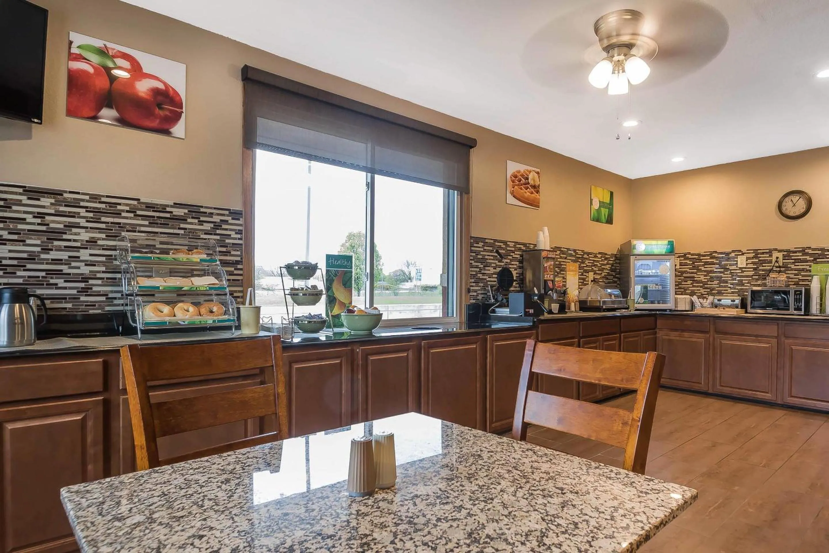 Breakfast in Quality Inn Janesville North