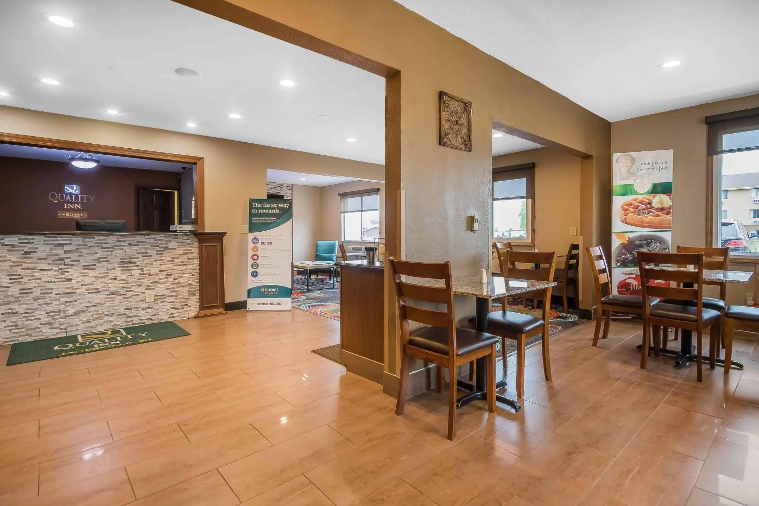 Breakfast in Quality Inn Janesville North