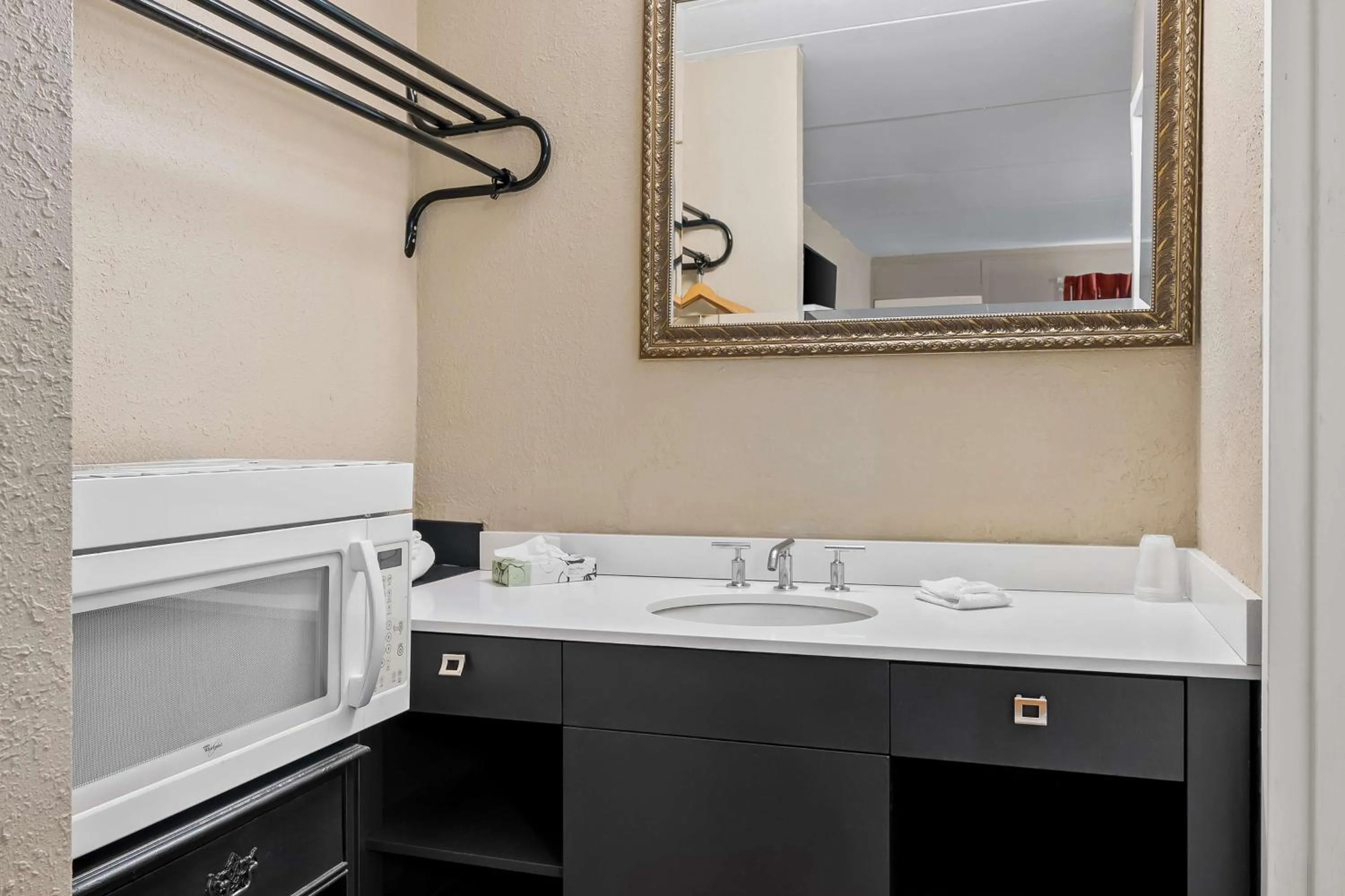 Bathroom in Americas Best Value Inn Danville