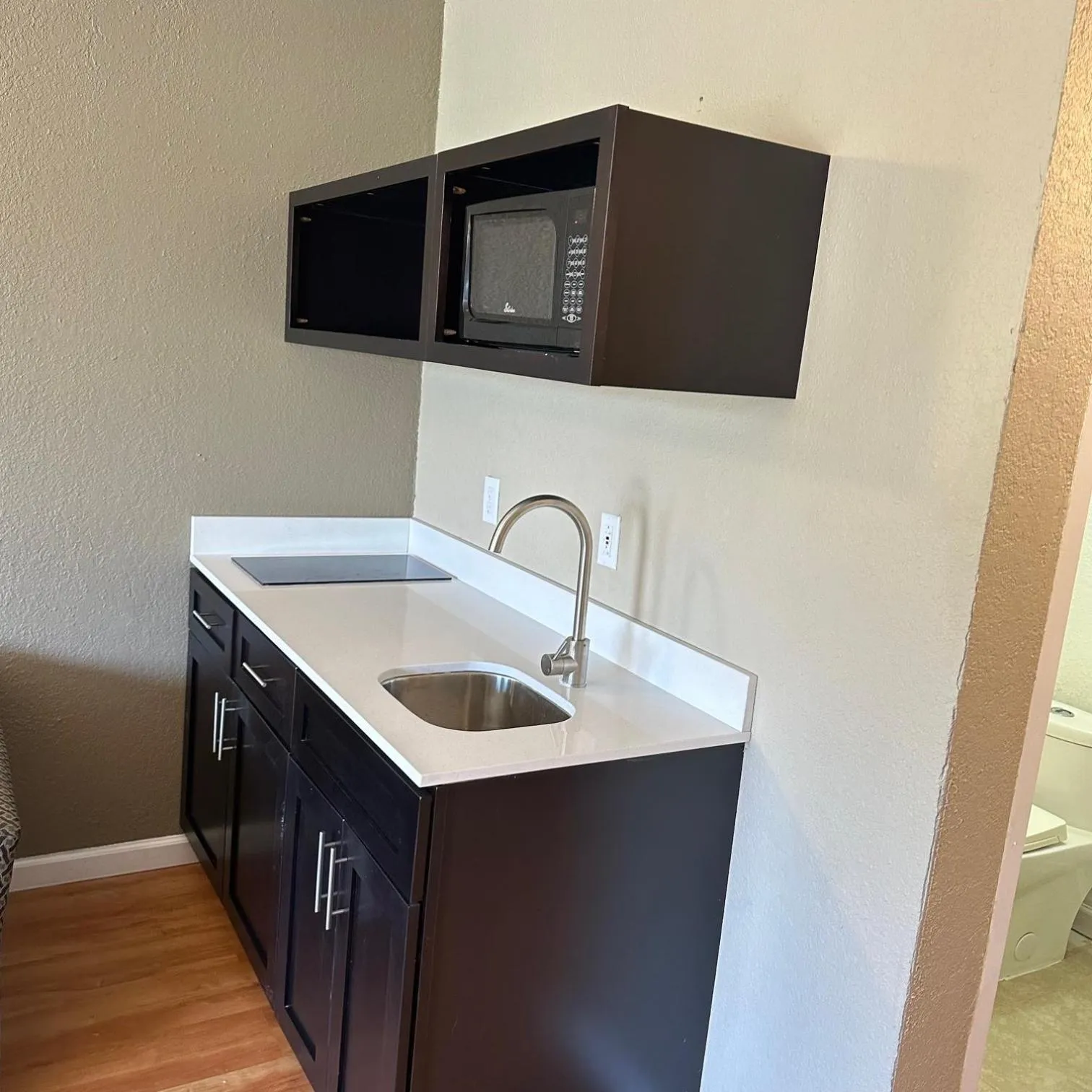 Kitchen or kitchenette, Kitchen/Kitchenette in Econo Lodge