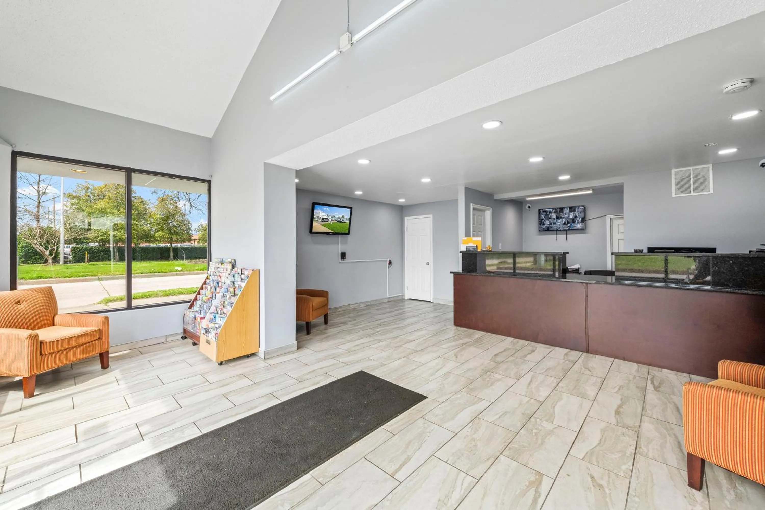 Super 8 by Wyndham Portsmouth - Norfolk