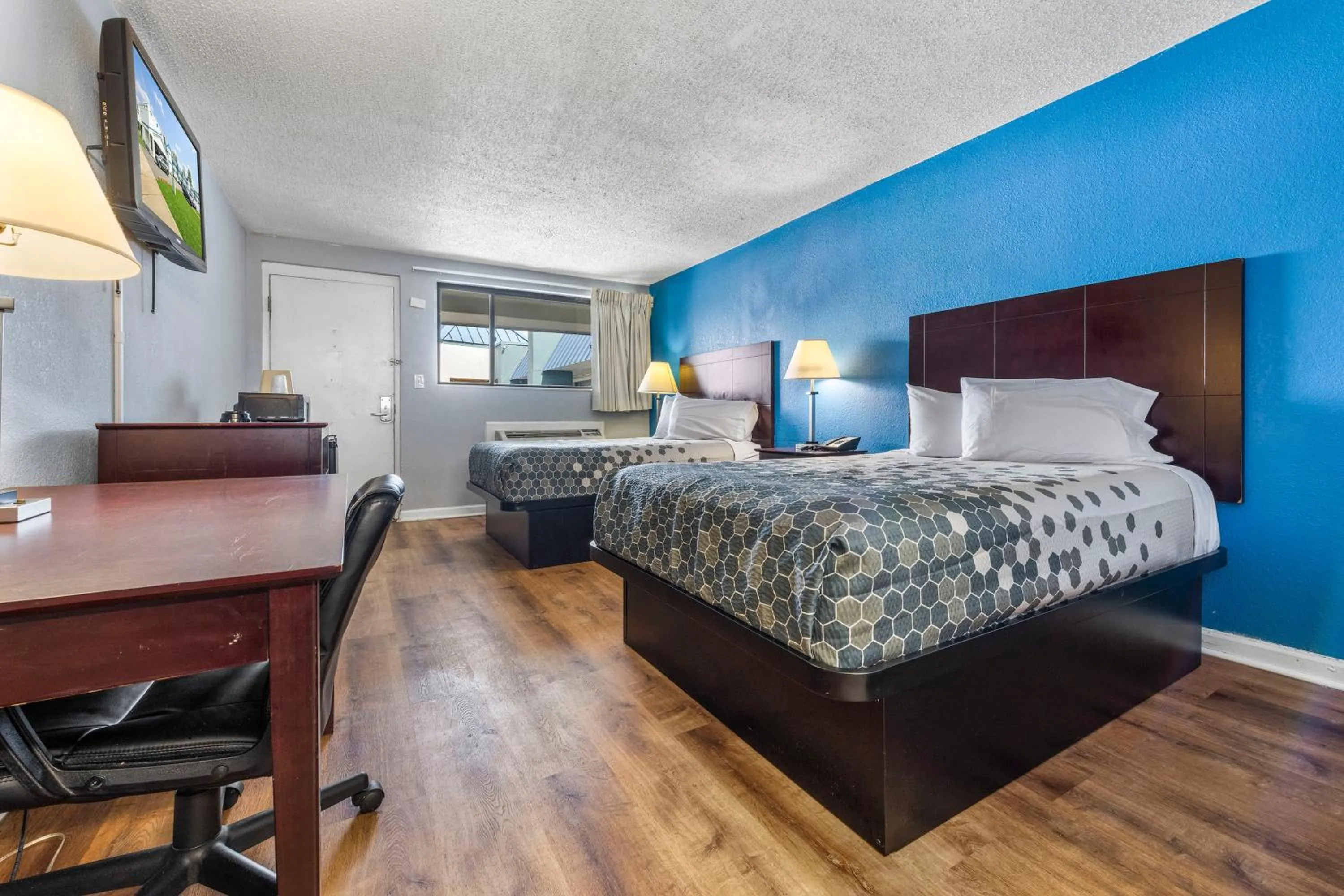 Bed in Super 8 by Wyndham Portsmouth - Norfolk