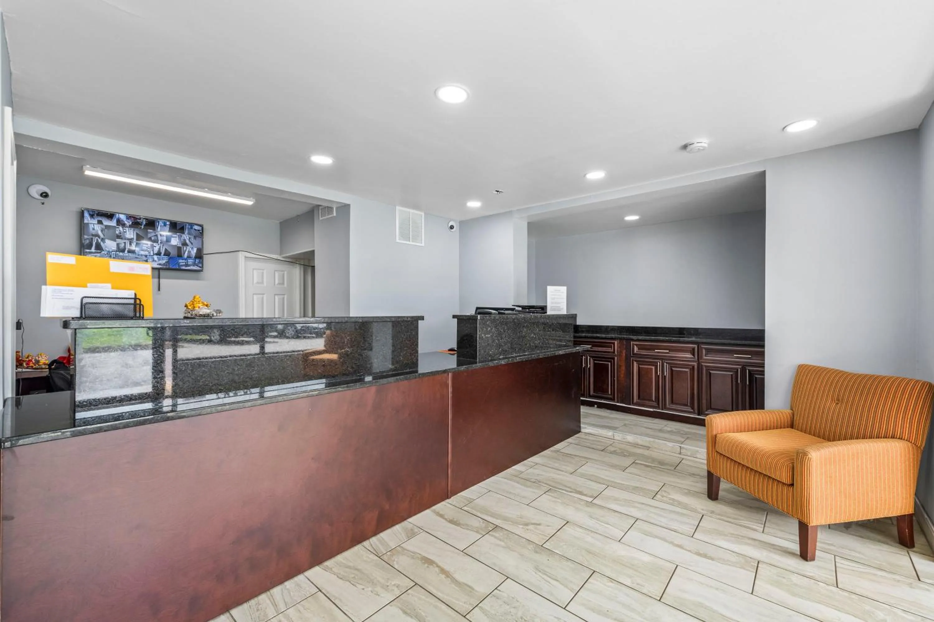 Super 8 by Wyndham Portsmouth - Norfolk