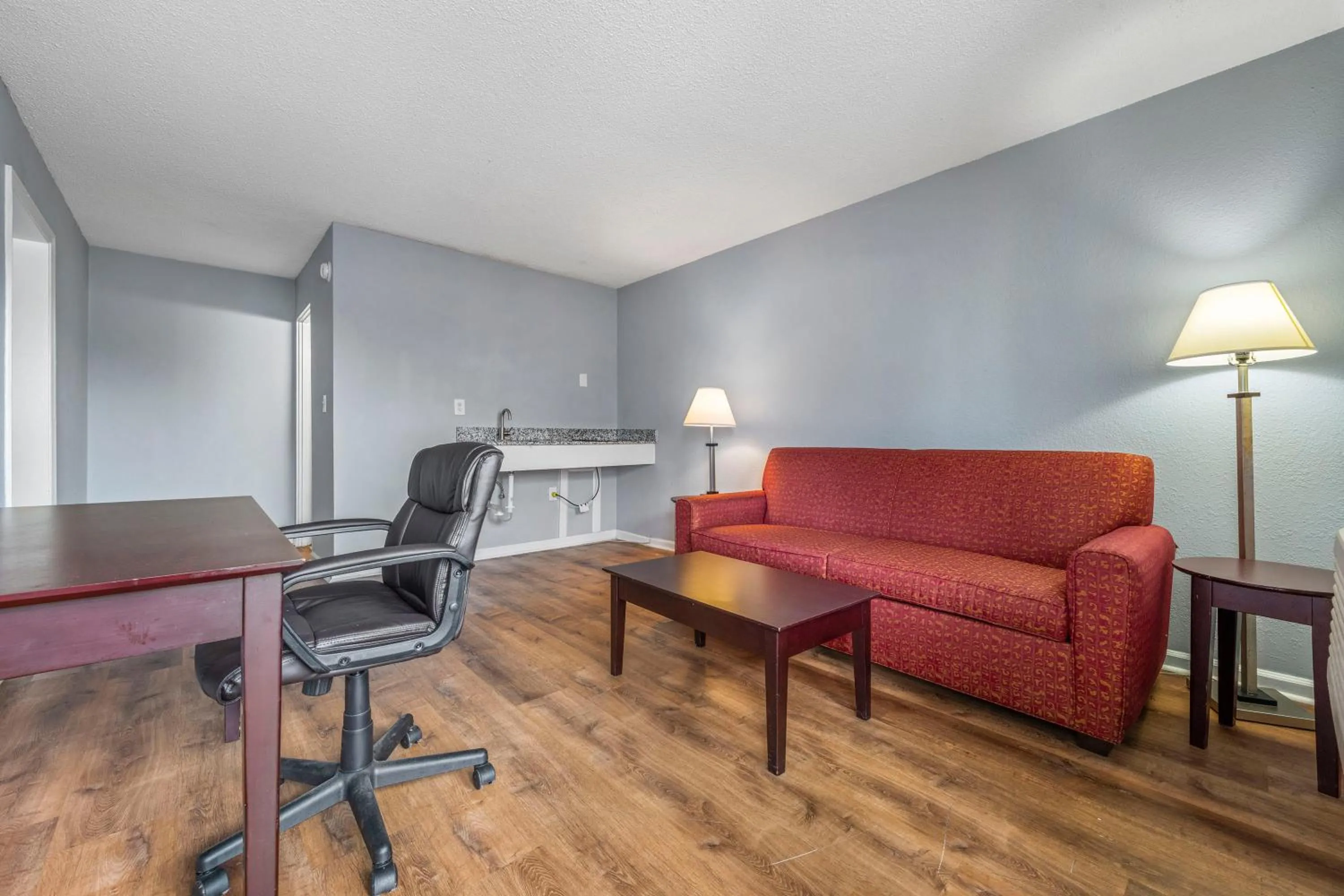 Super 8 by Wyndham Portsmouth - Norfolk