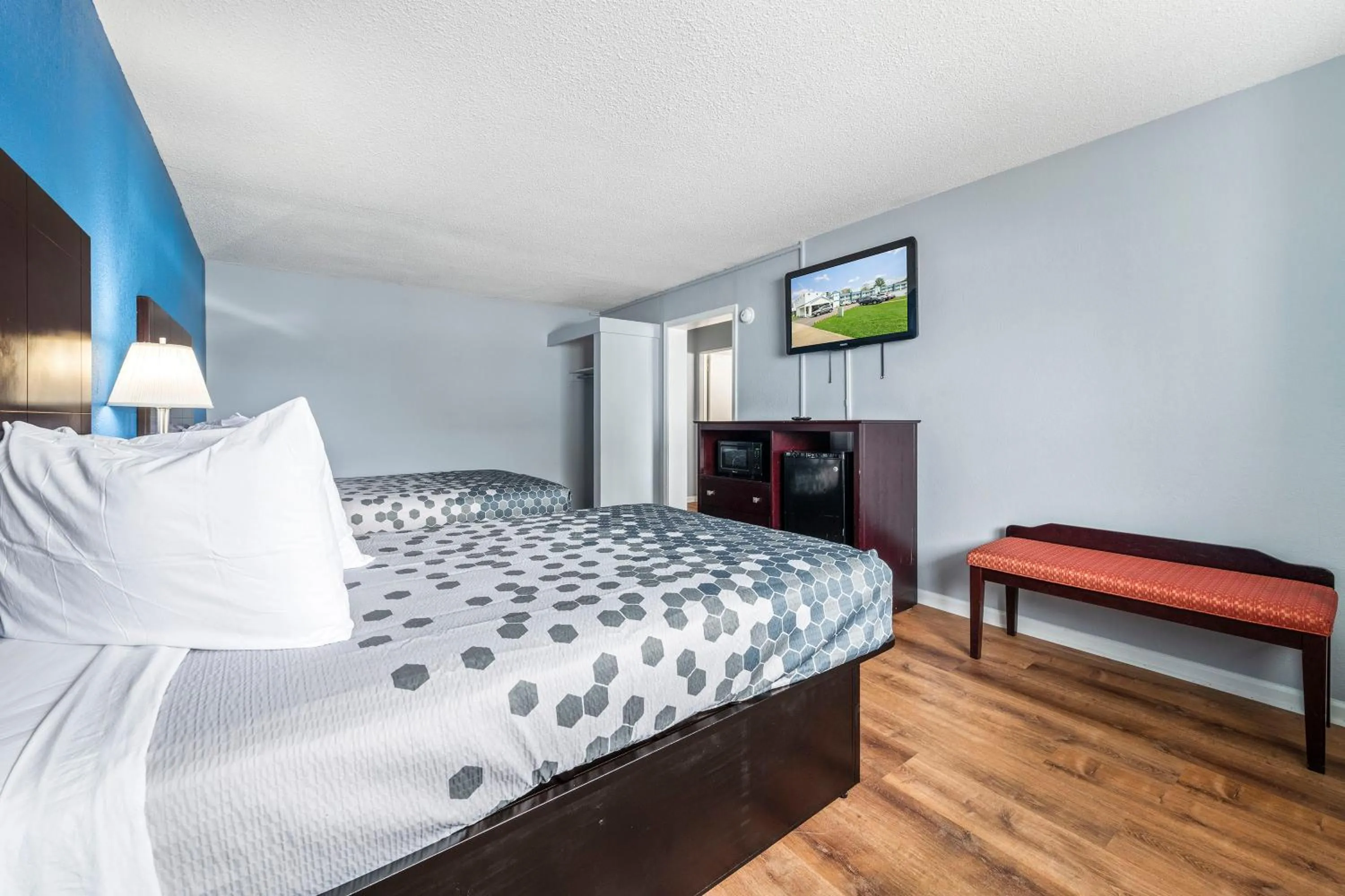 Bed in Super 8 by Wyndham Portsmouth - Norfolk