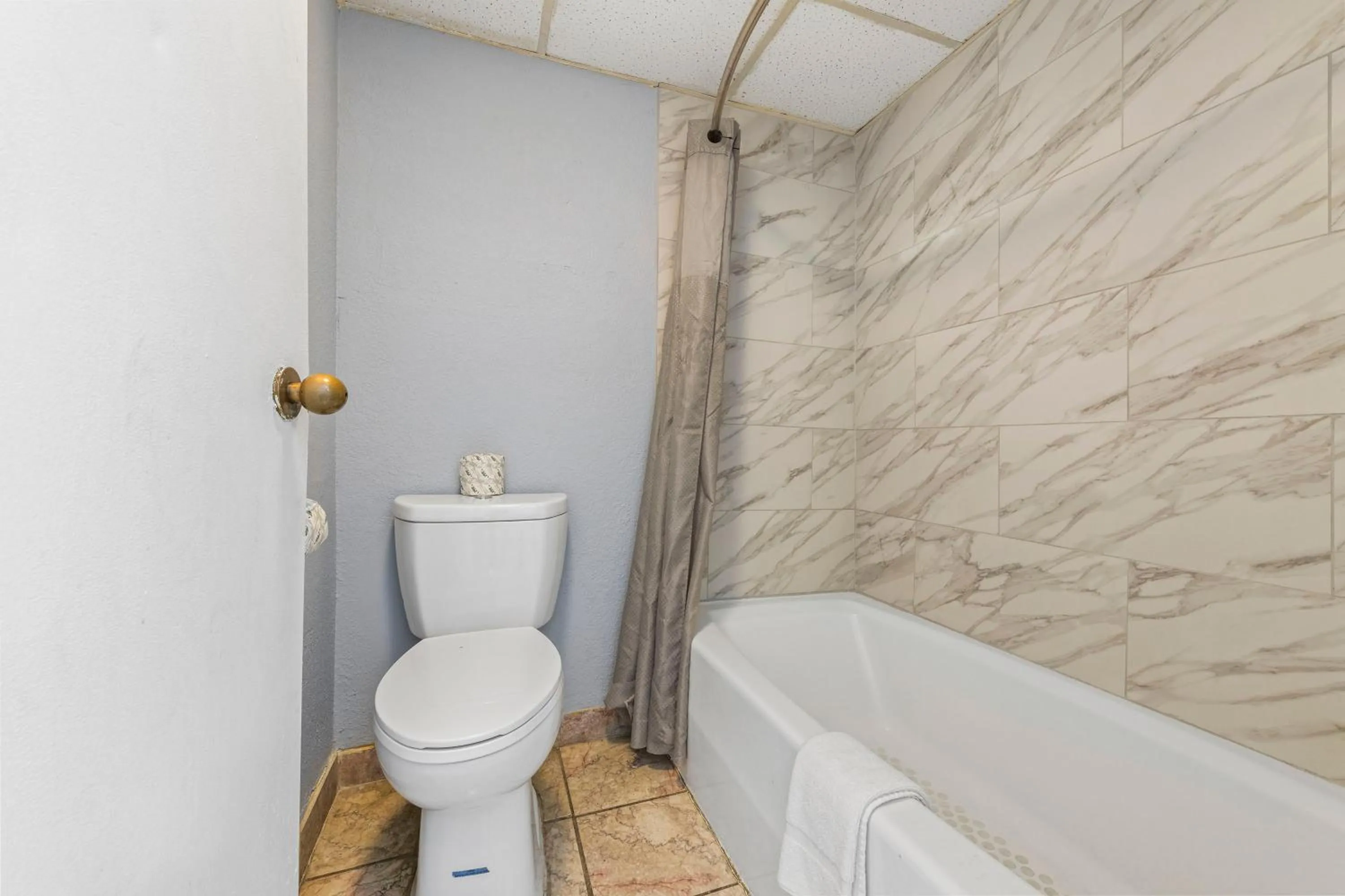 Super 8 by Wyndham Portsmouth - Norfolk