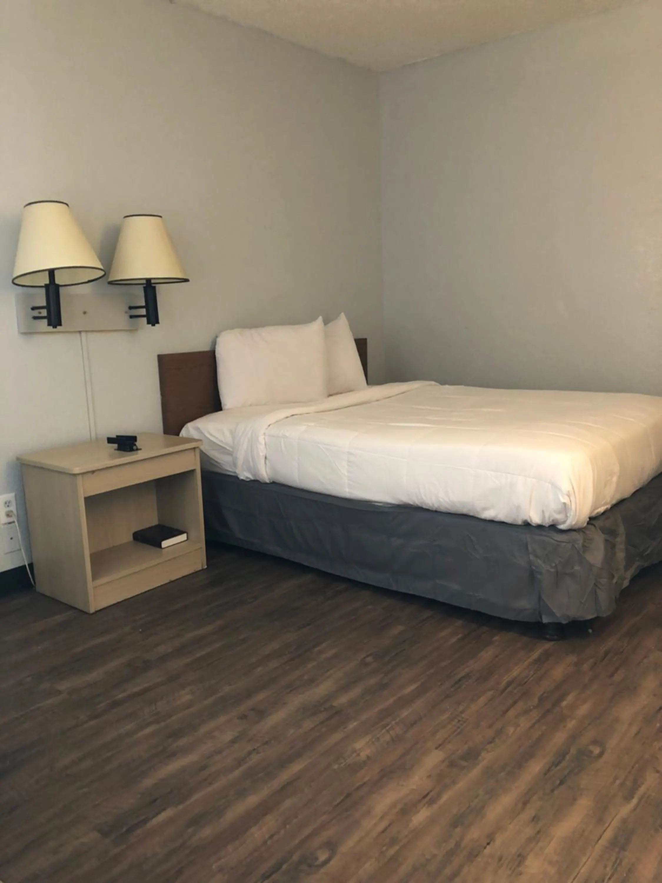 Bedroom, Bed in Minsk Hotels - Extended Stay, I-10 Tucson Airport