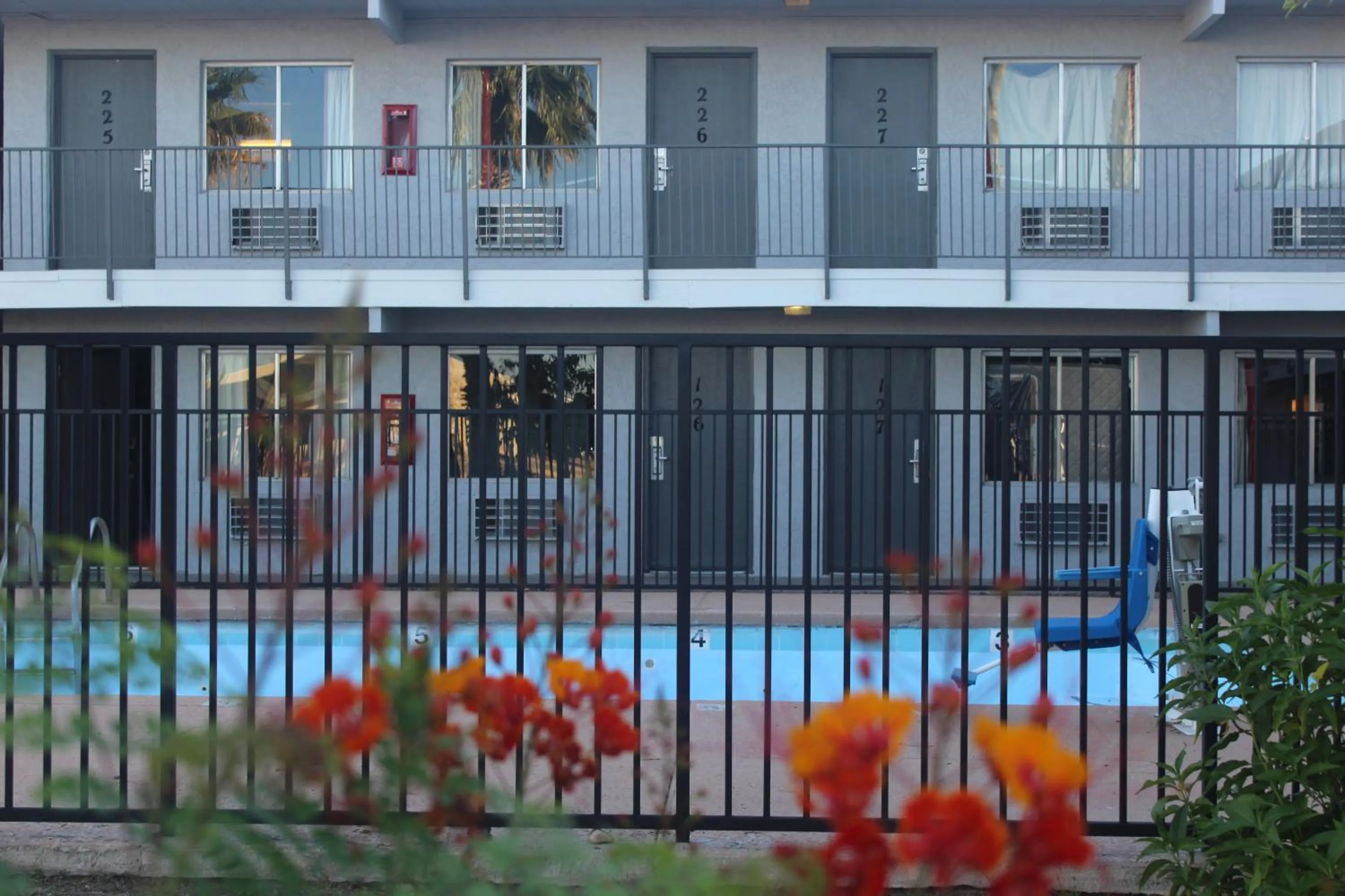 Pool view in Minsk Hotels - Extended Stay, I-10 Tucson Airport