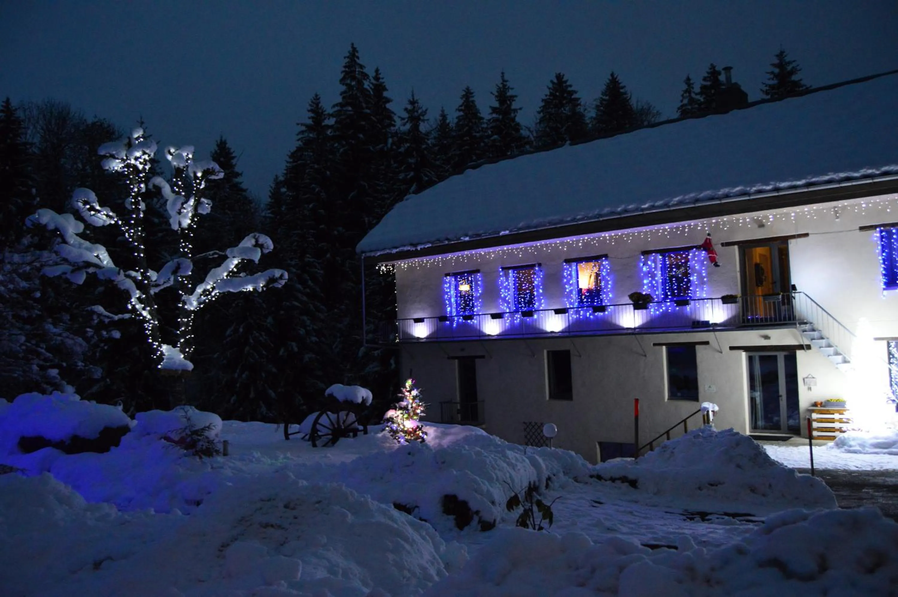 Facade/entrance in Le Moulin des Olirics