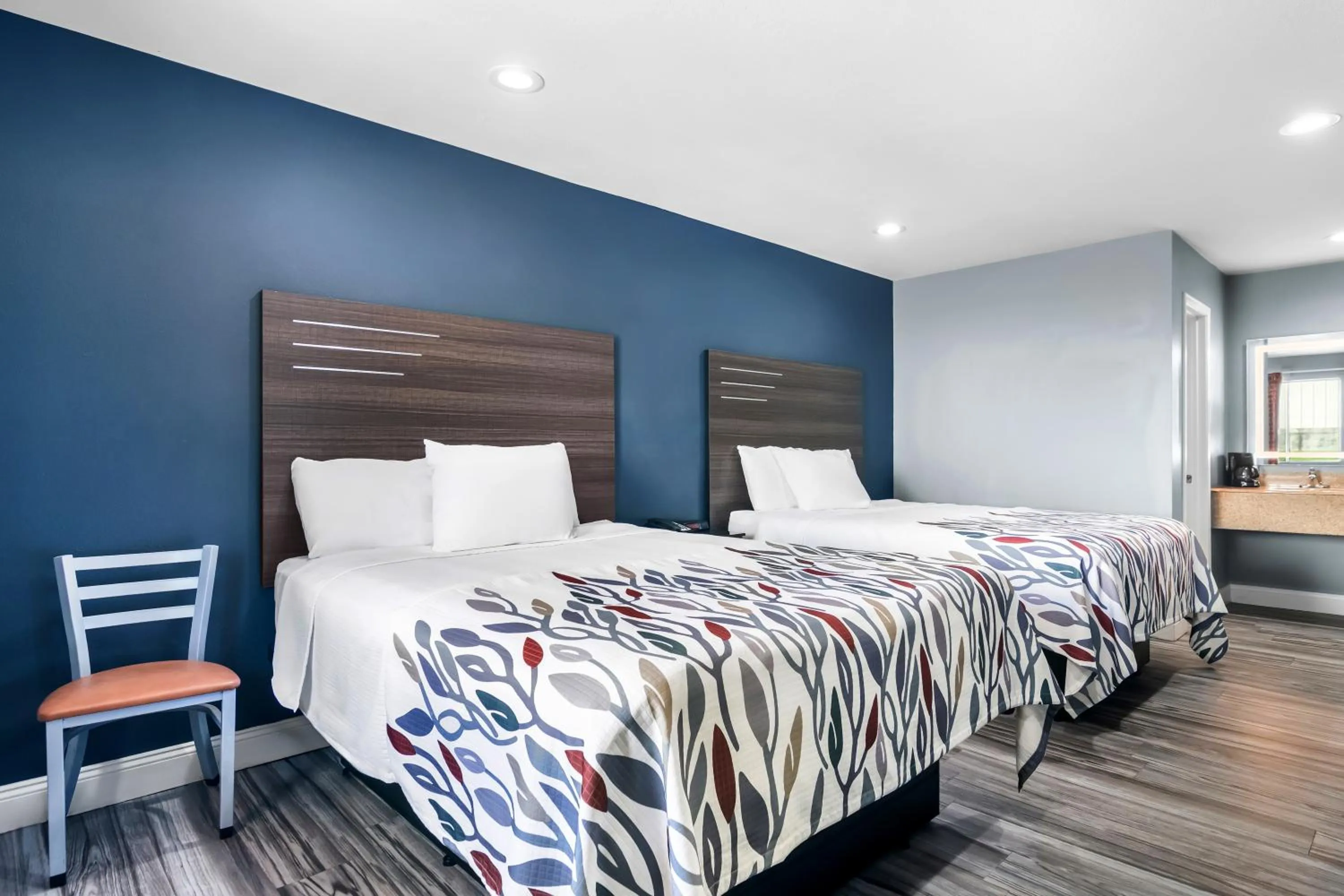 Bed in Americas Best Value Inn and Suites Siloam Springs