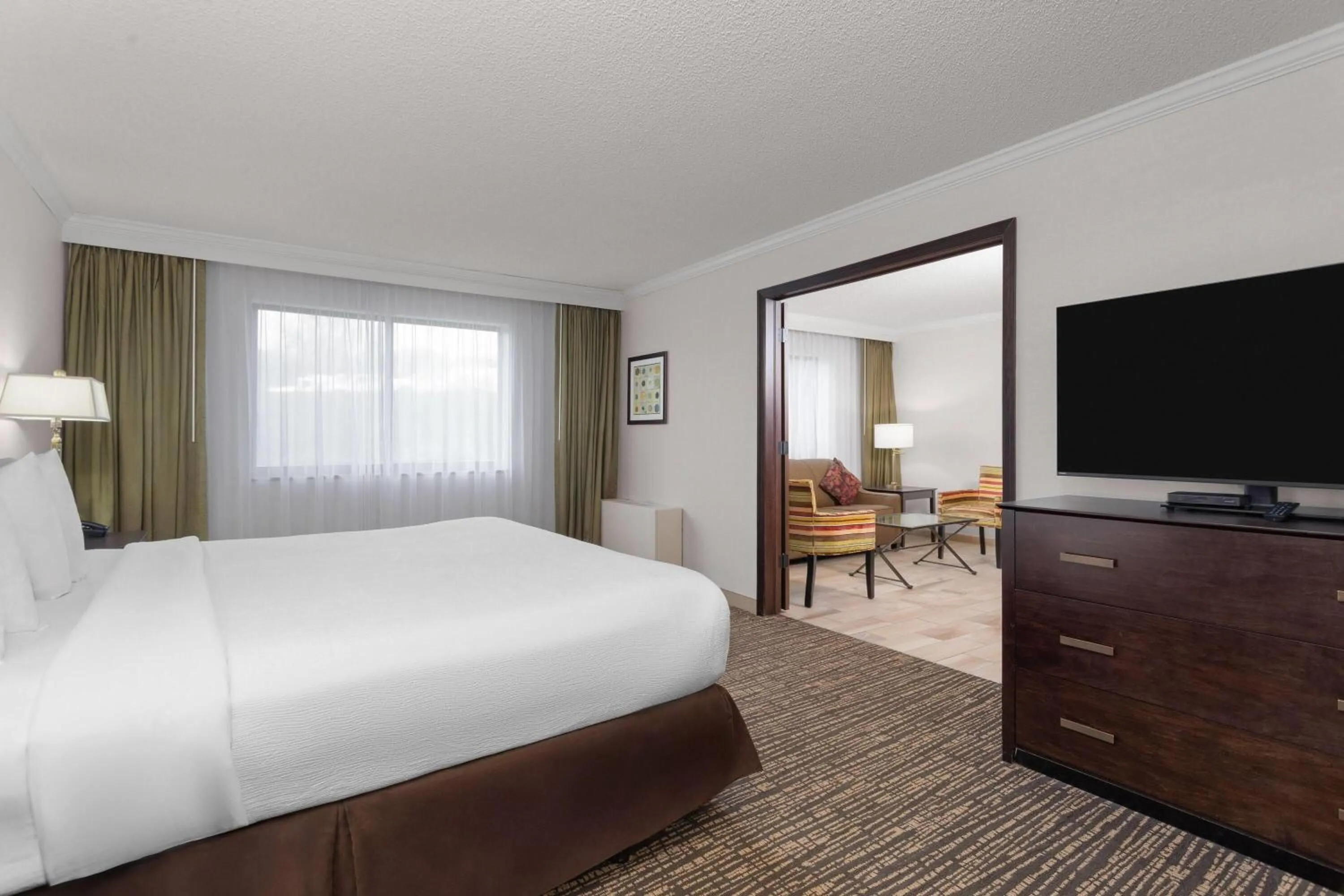 Photo of the whole room, Bed in Wyndham Minneapolis South Burnsville