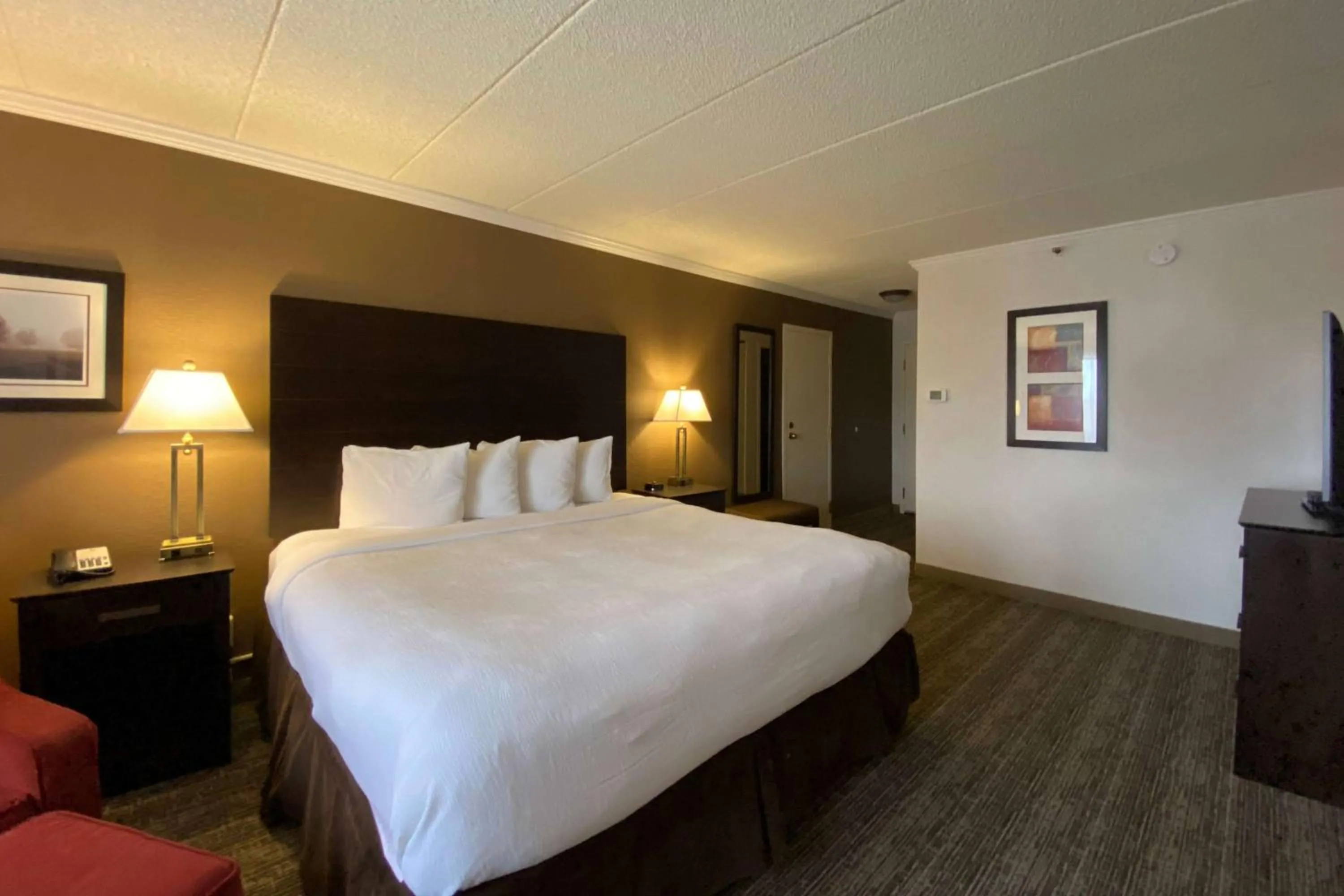 Photo of the whole room, Bed in Best Western Premier Nicollet Inn