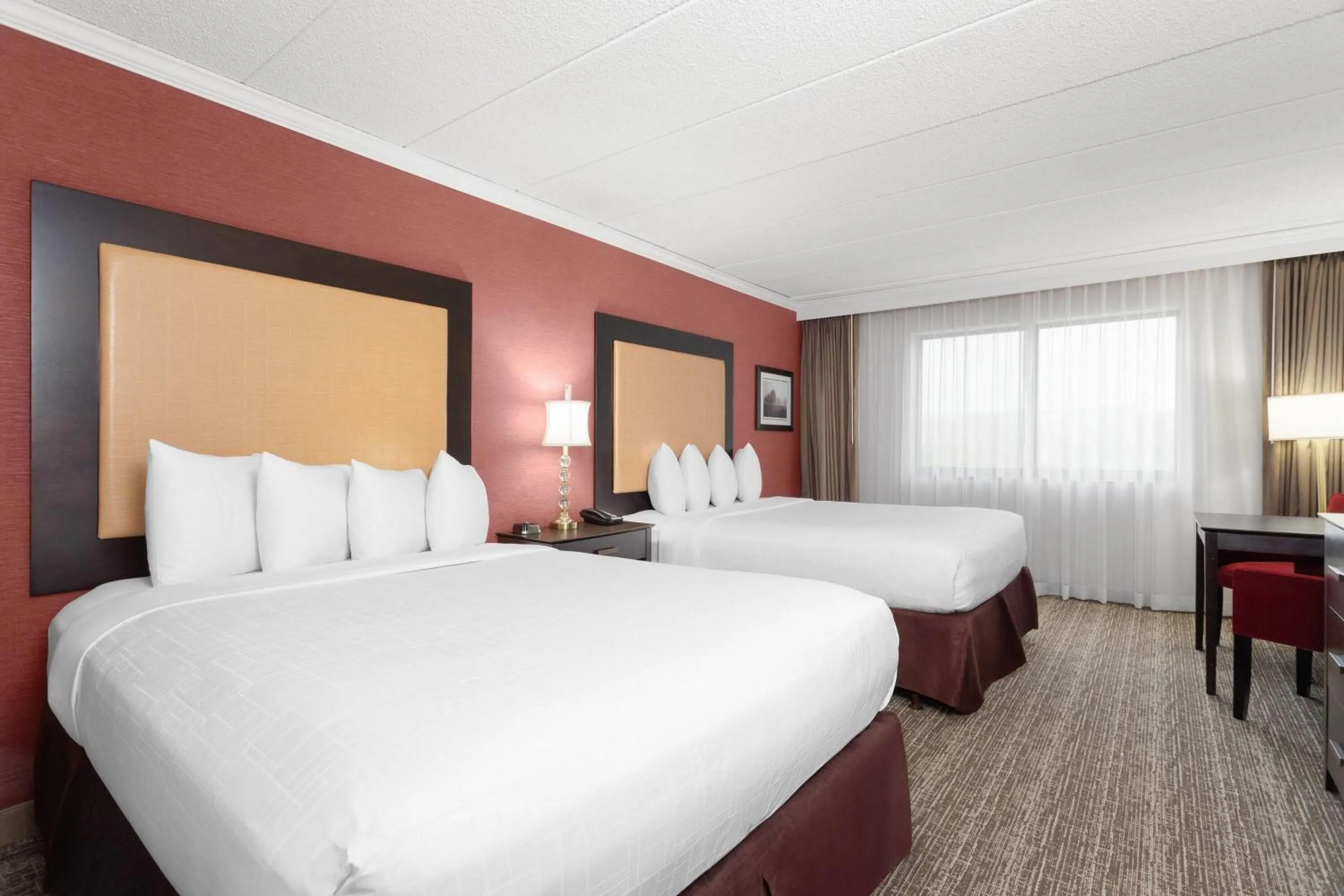 Photo of the whole room, Bed in Wyndham Minneapolis South Burnsville