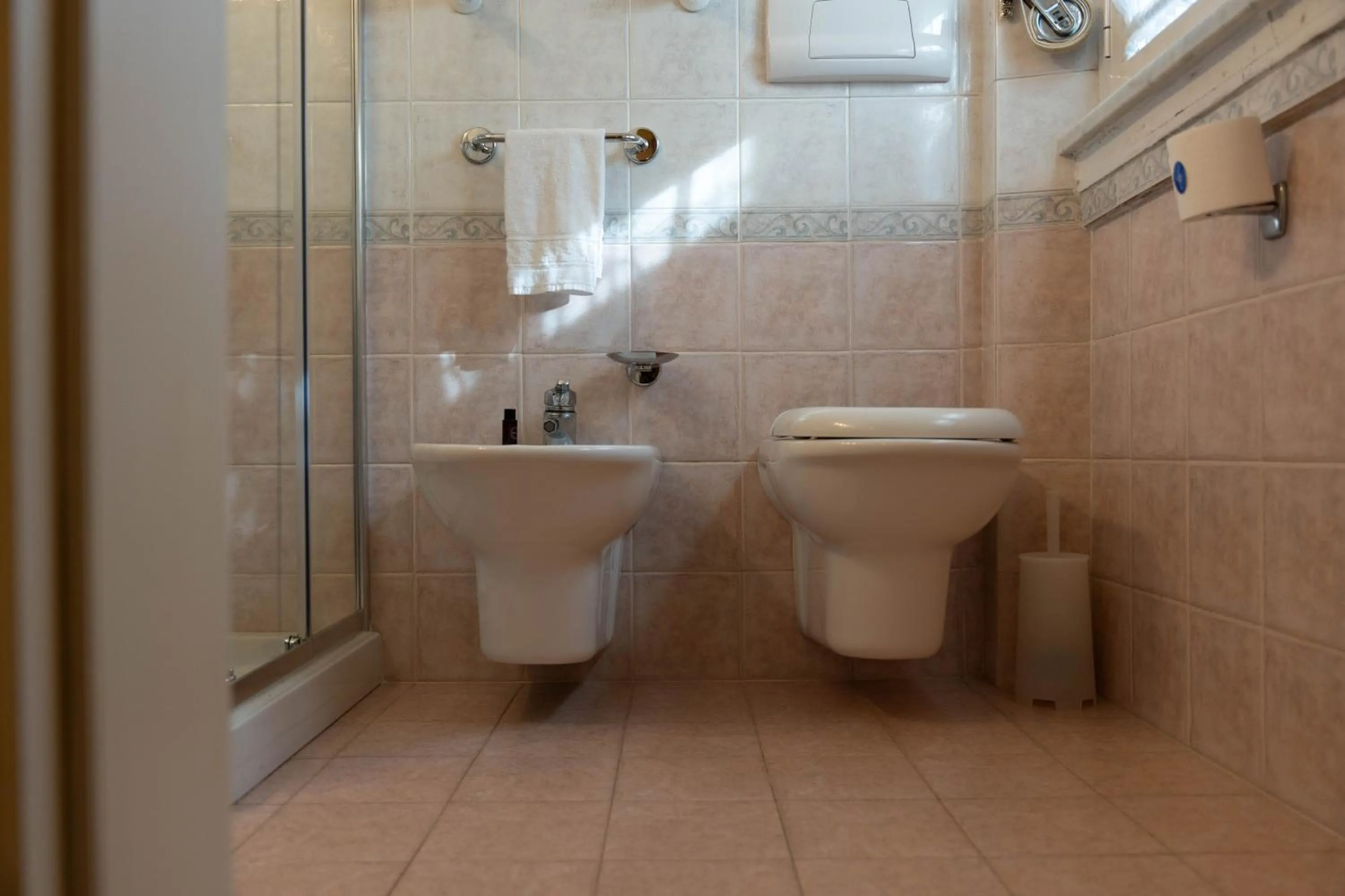 Toilet in Hotel London