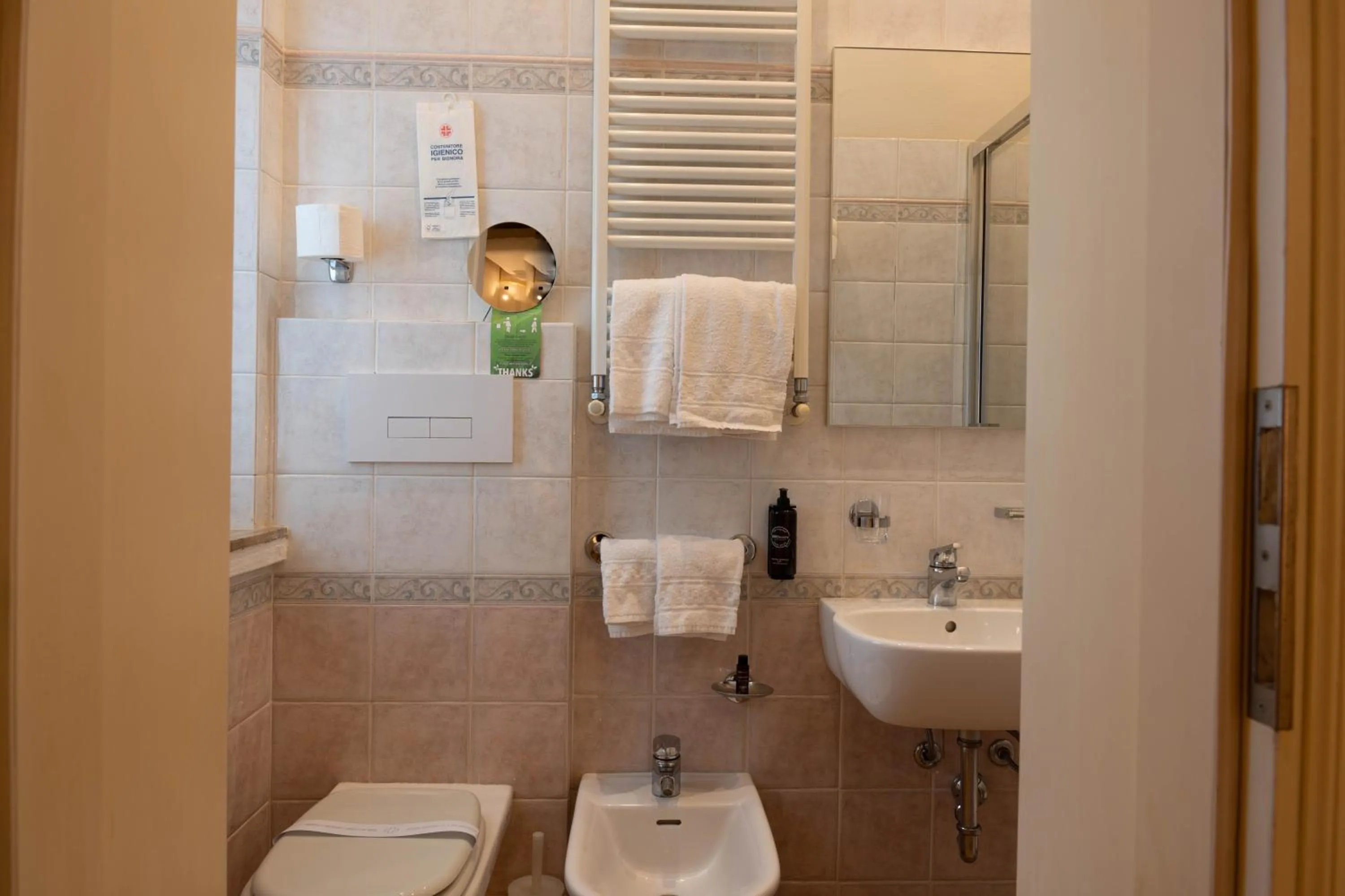 Bathroom in Hotel London