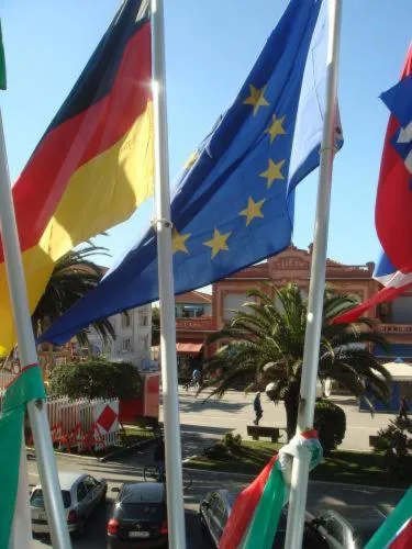 Facade/entrance in Hotel London