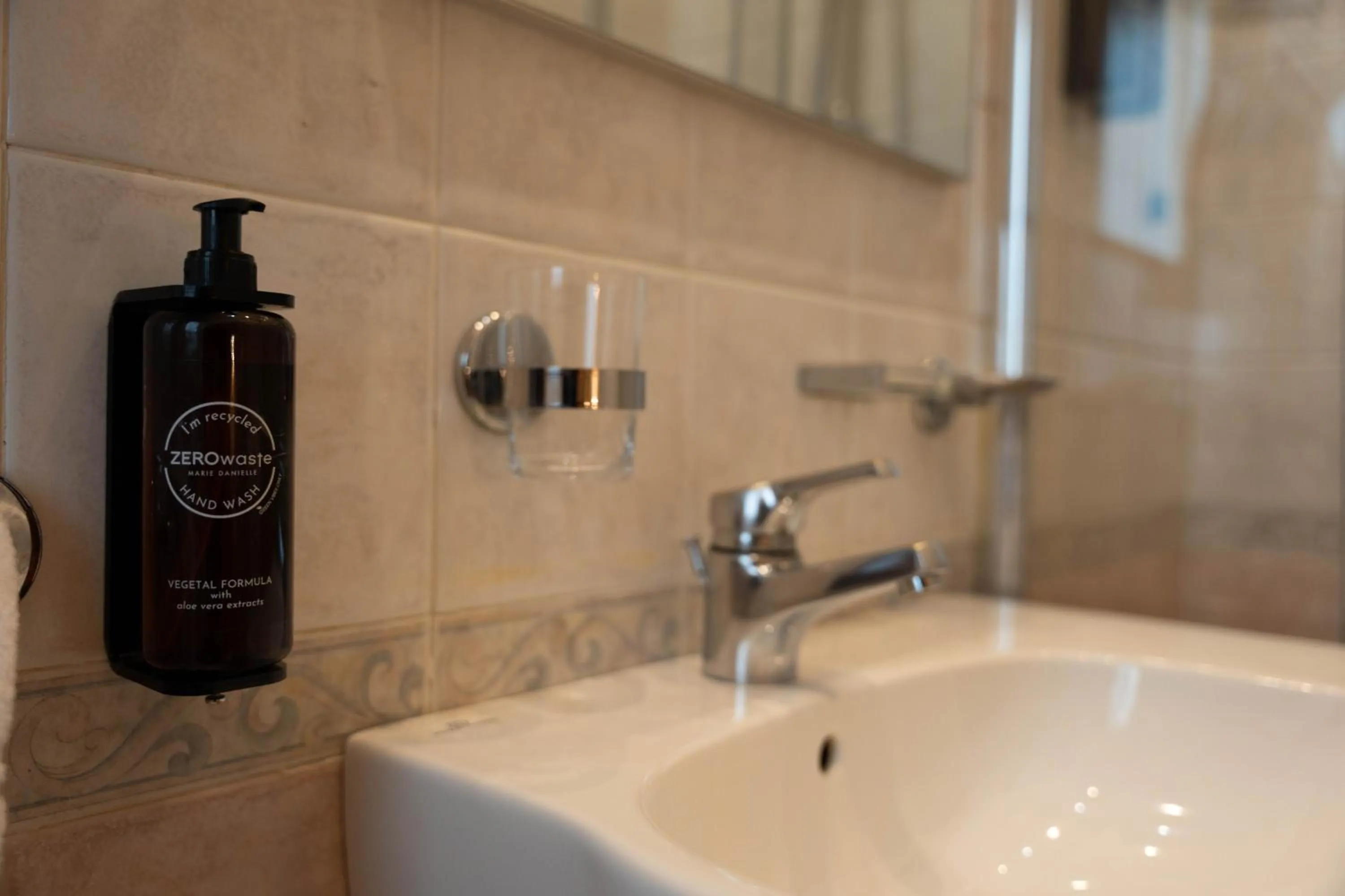 Bathroom in Hotel London