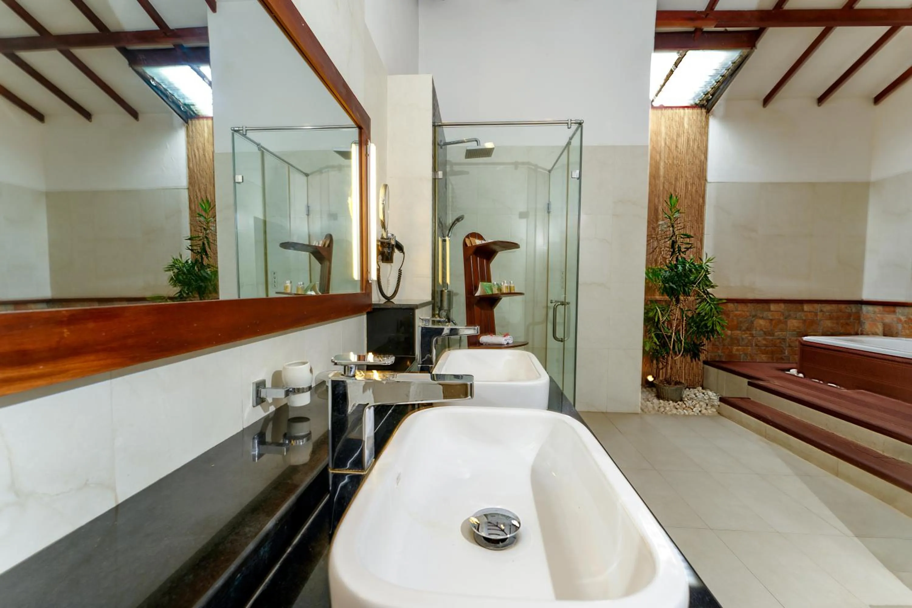 Shower in Siddhalepa Ayurveda Resort - All Meals, Ayurveda Treatment and Yoga
