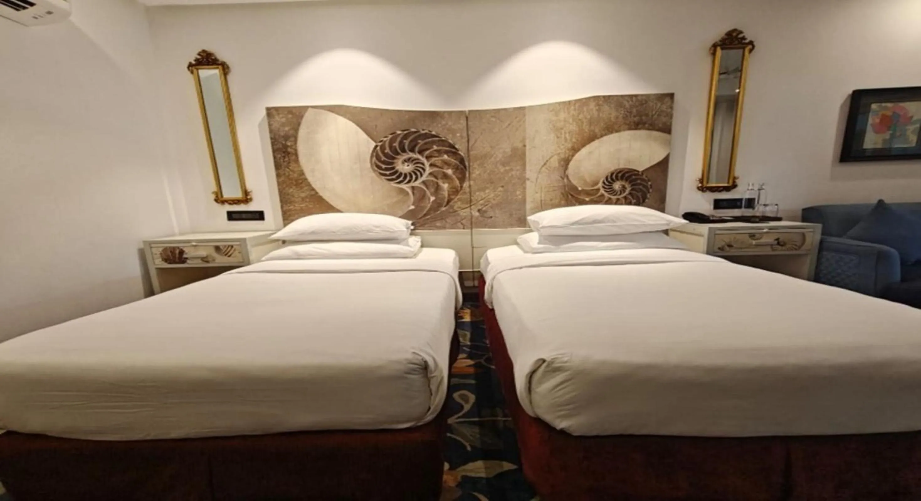 Bed in Mayfair Heritage