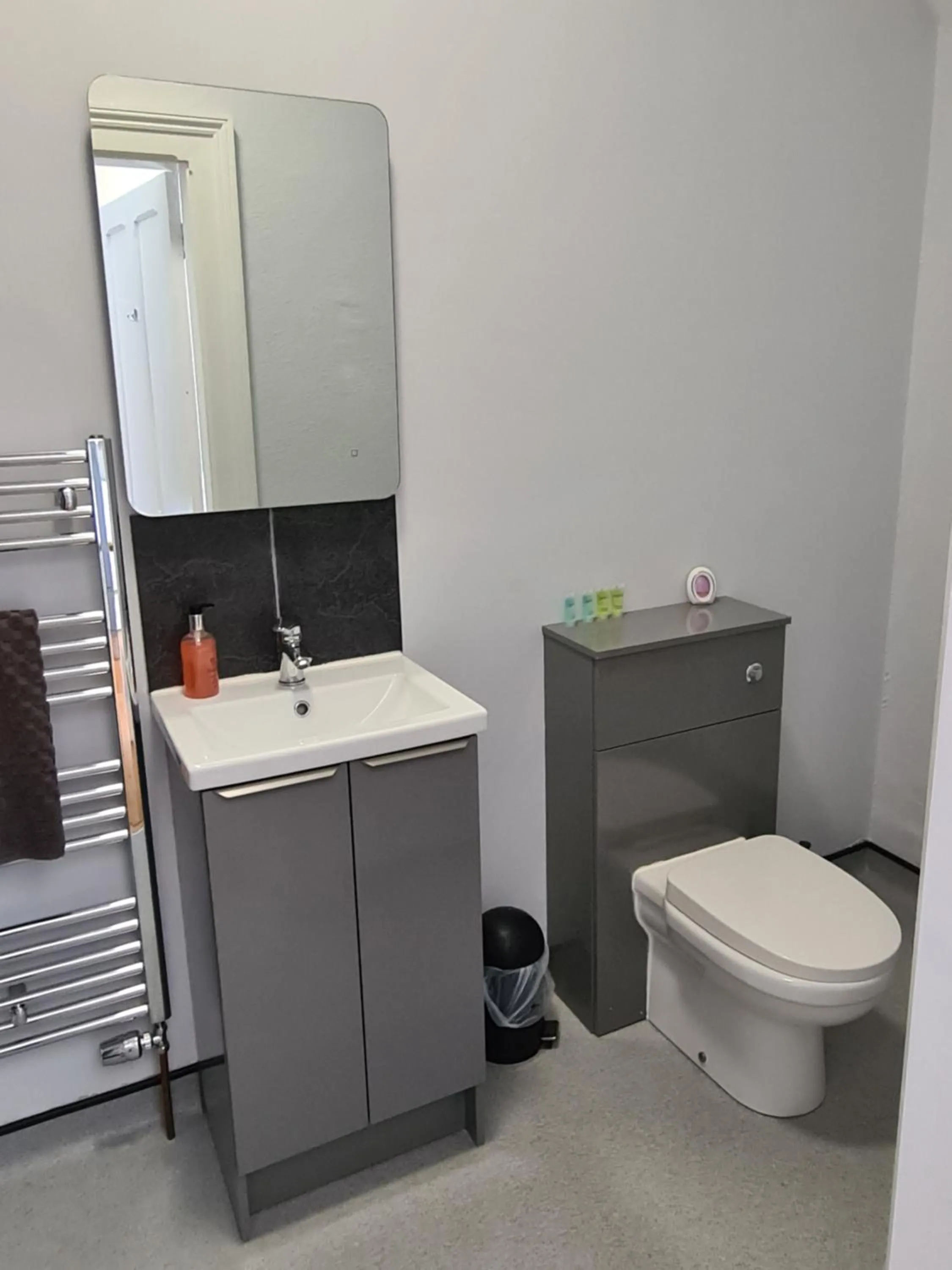 Bathroom in The Finch Hatton Arms