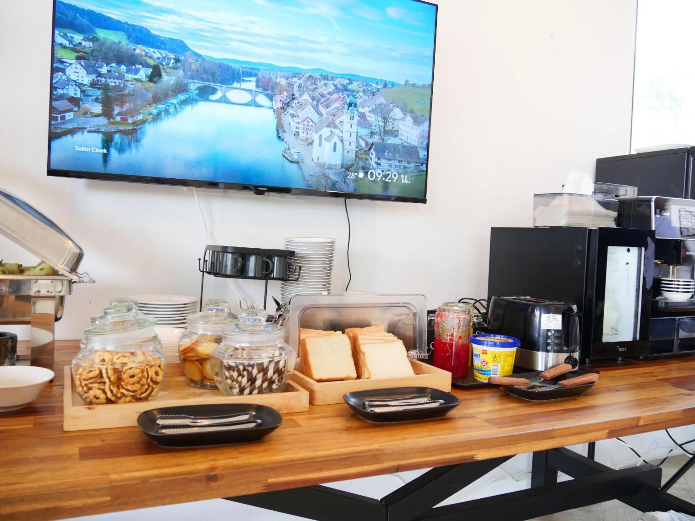 Breakfast in Book a Bed Poshtel - SHA Plus