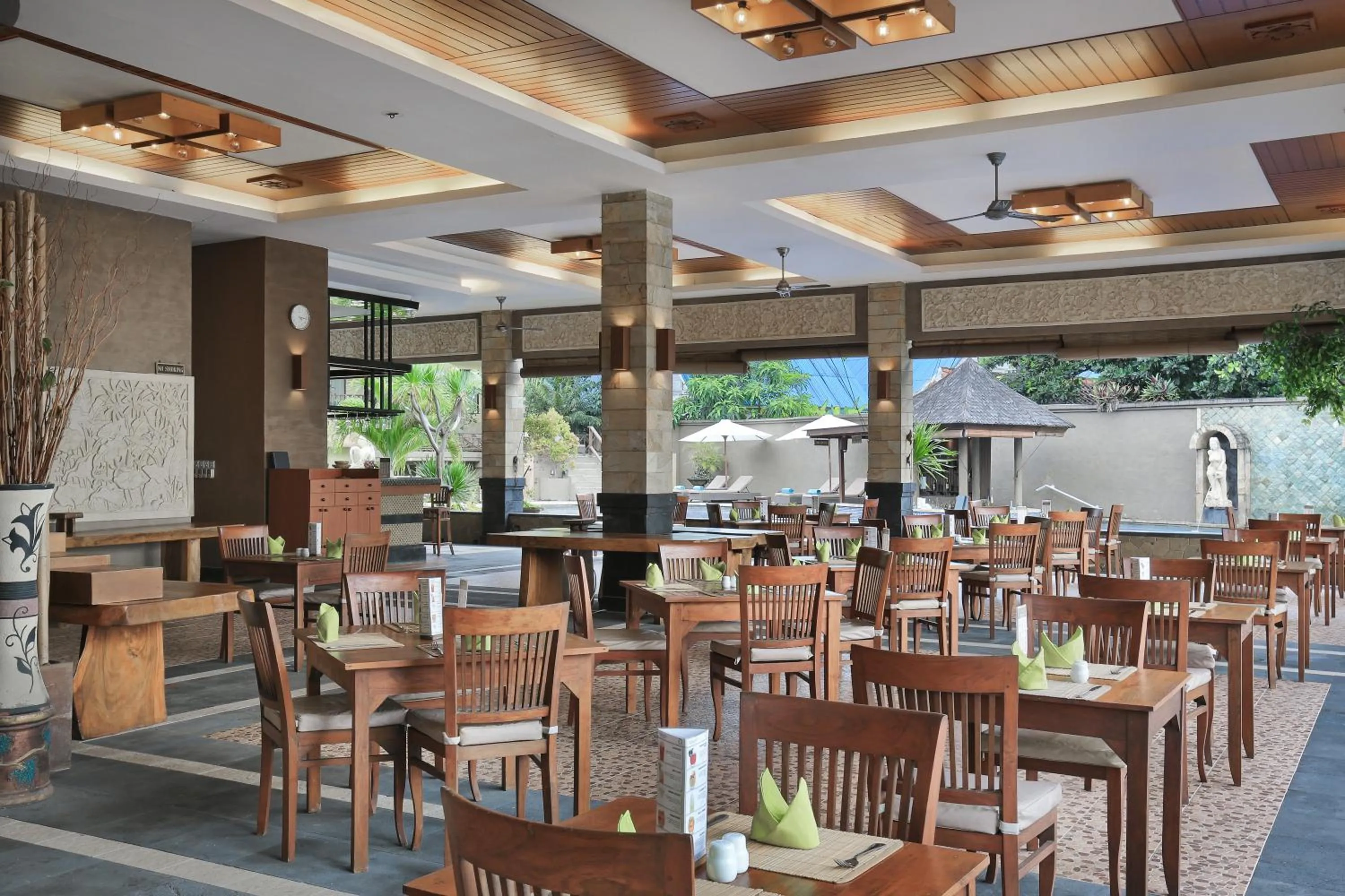Restaurant/places to eat in Pelangi Bali Hotel & Spa